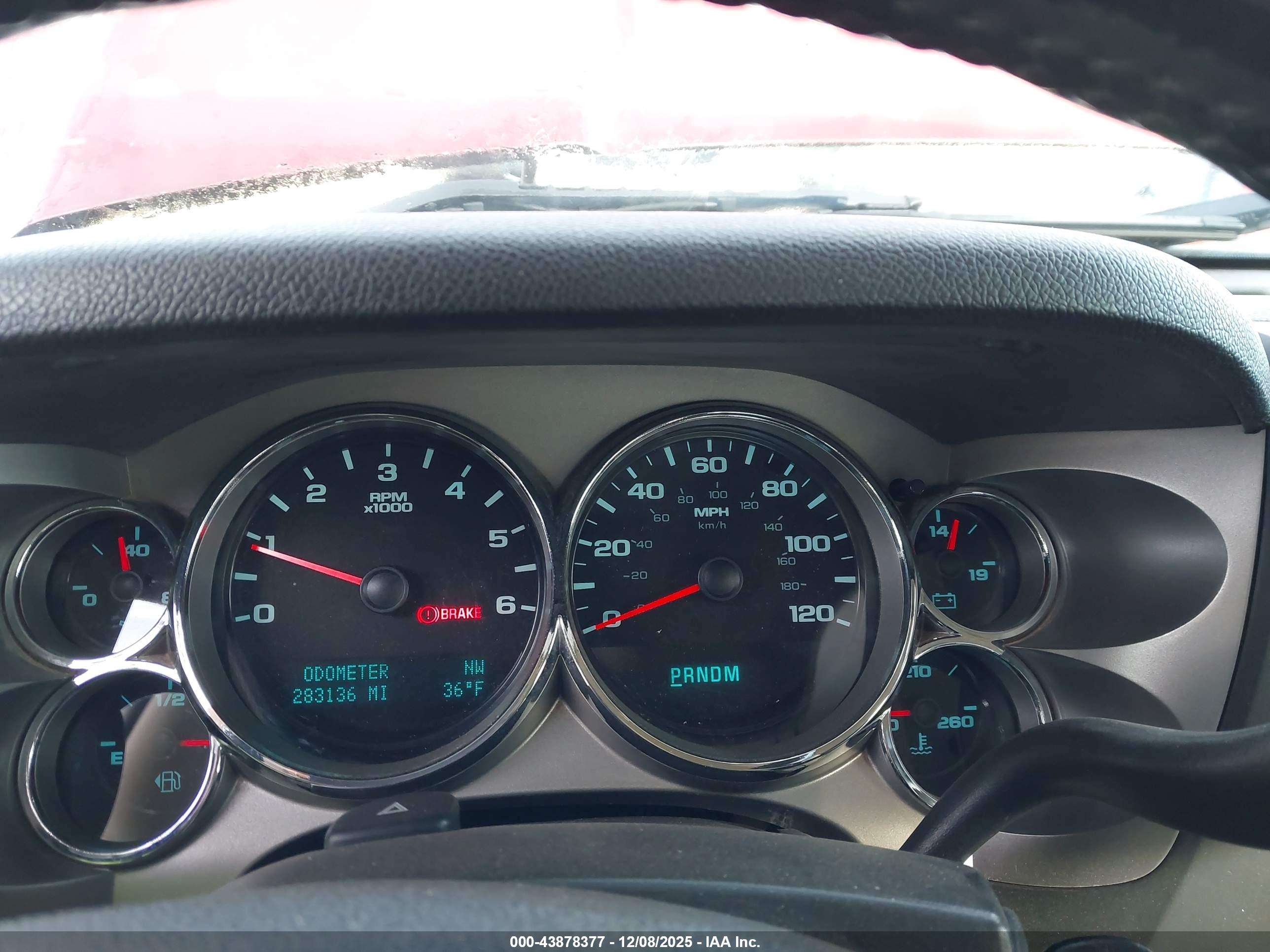CHEVROLET SILVERADO image 7