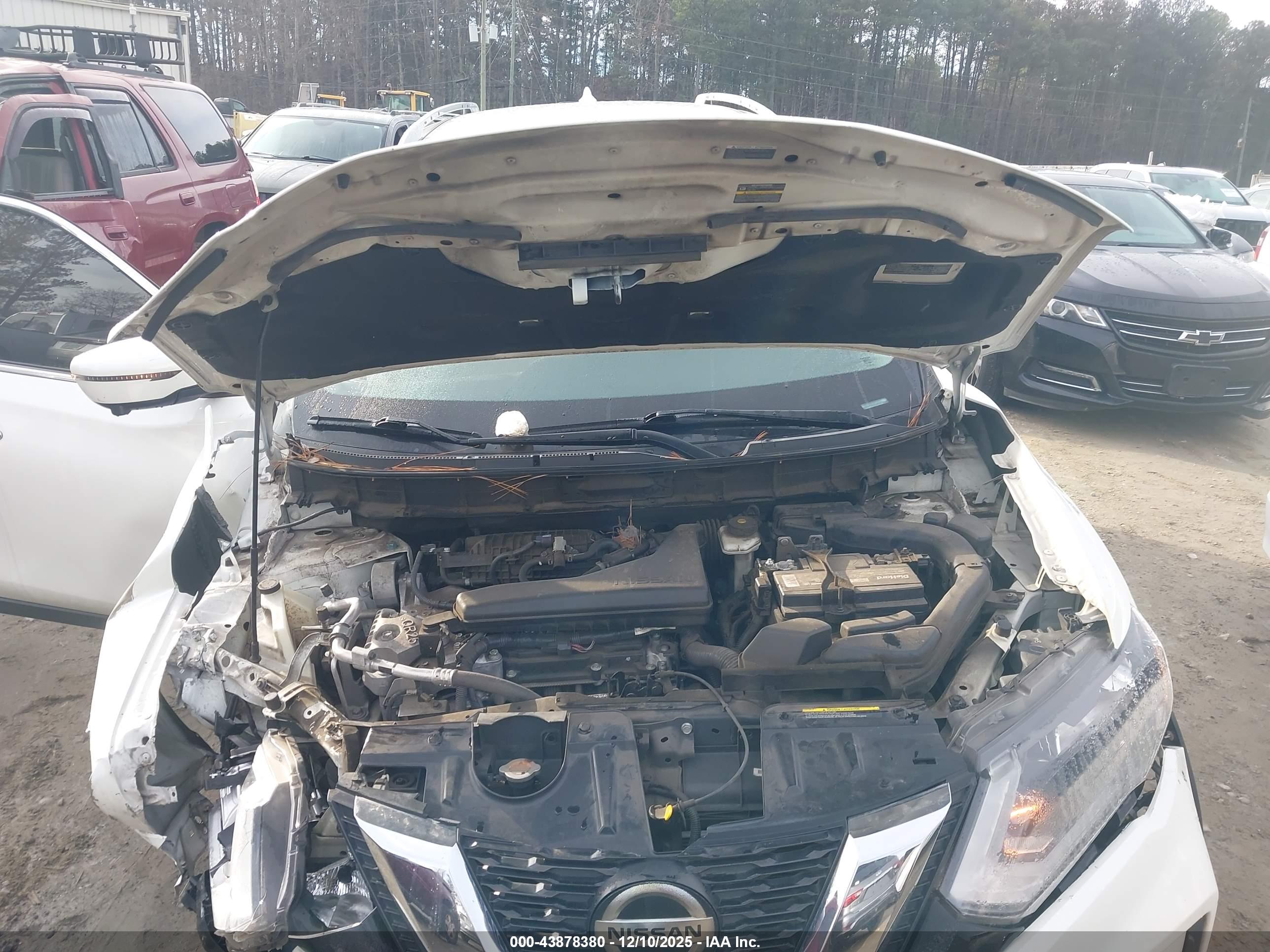 NISSAN ROGUE image 10