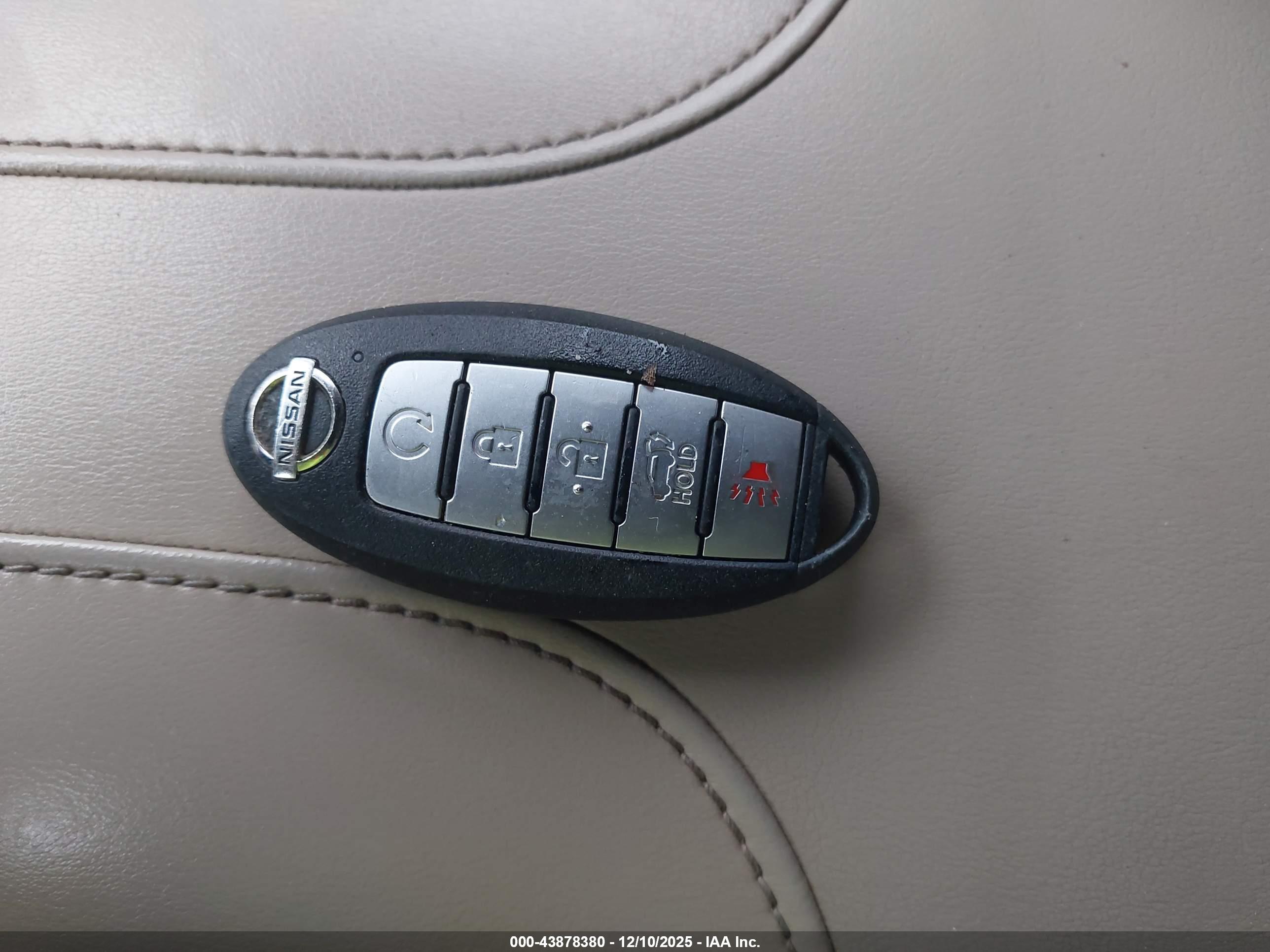 NISSAN ROGUE image 11