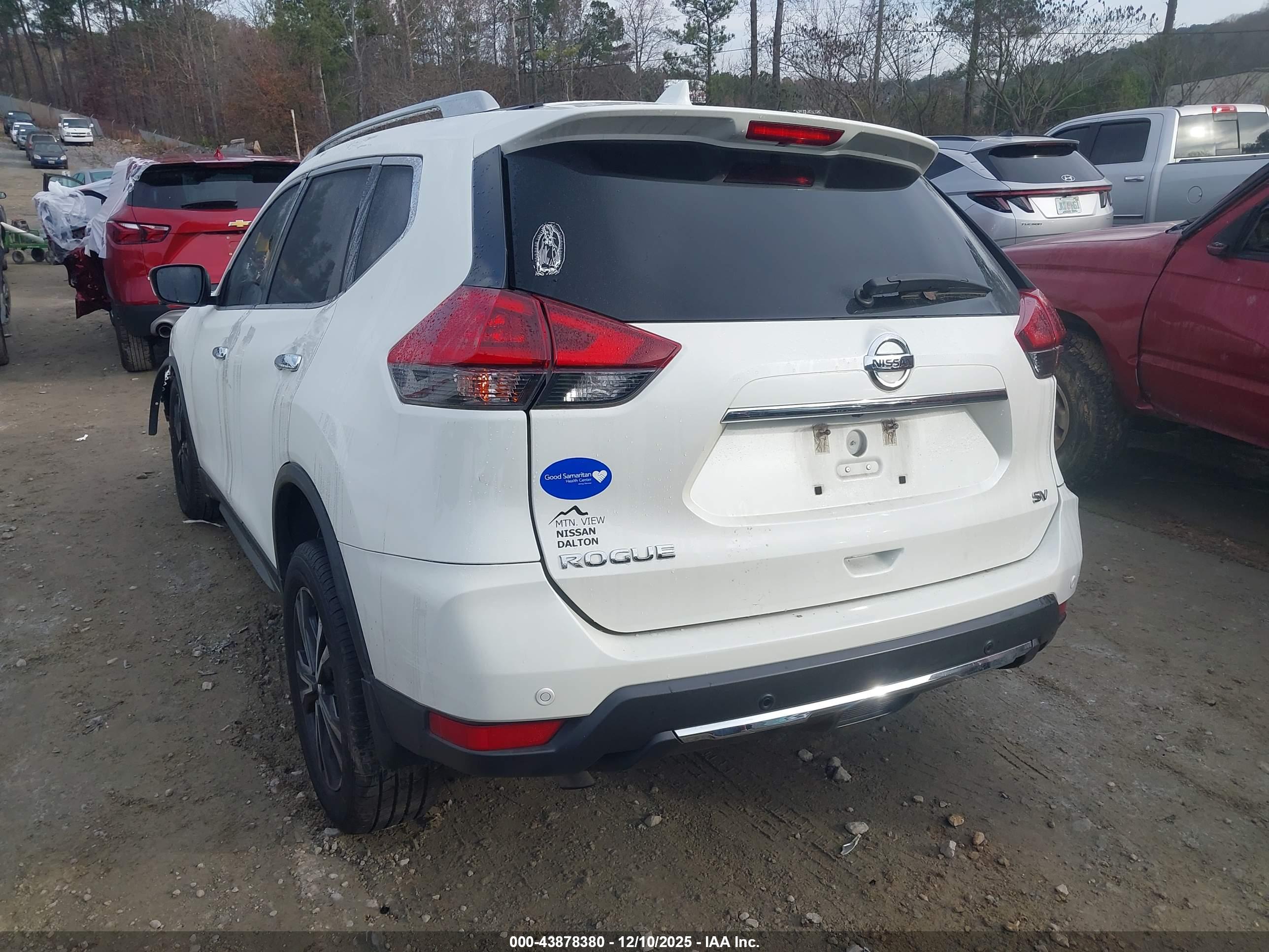 NISSAN ROGUE image 3