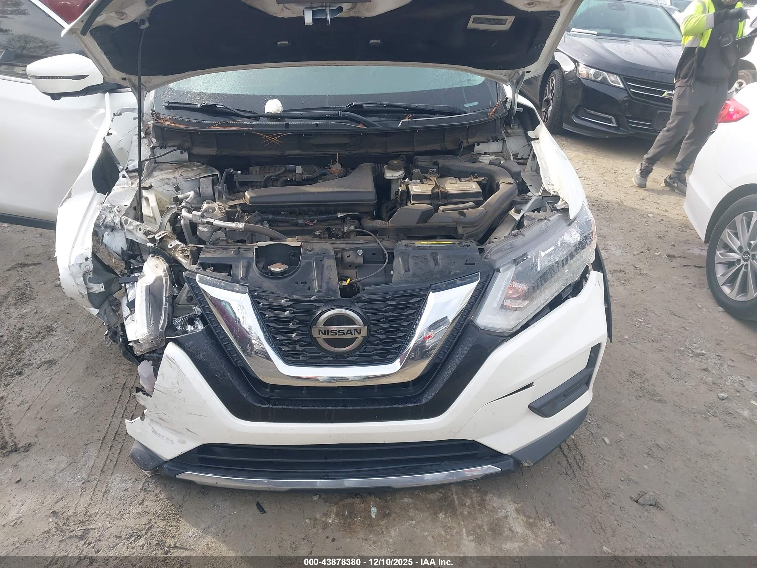 NISSAN ROGUE image 6