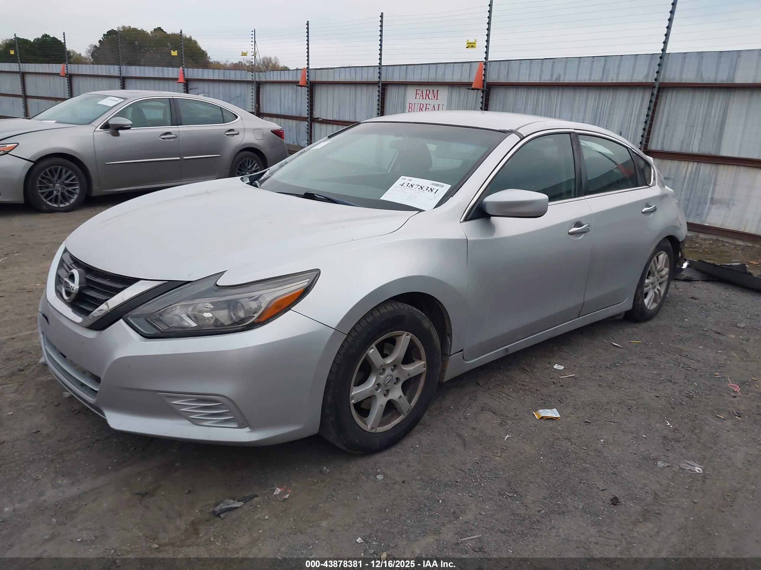 NISSAN ALTIMA image 2