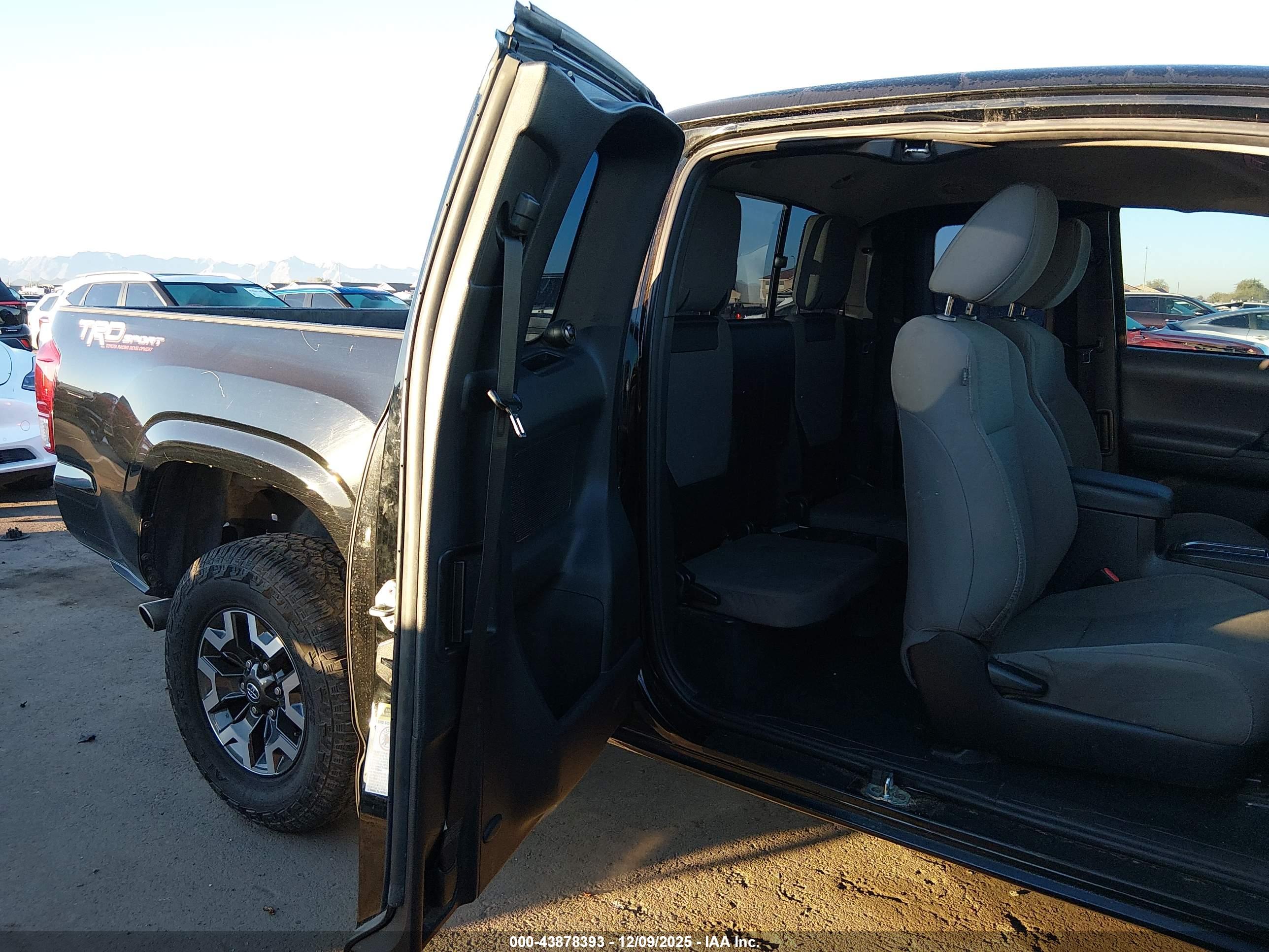 TOYOTA TACOMA image 8
