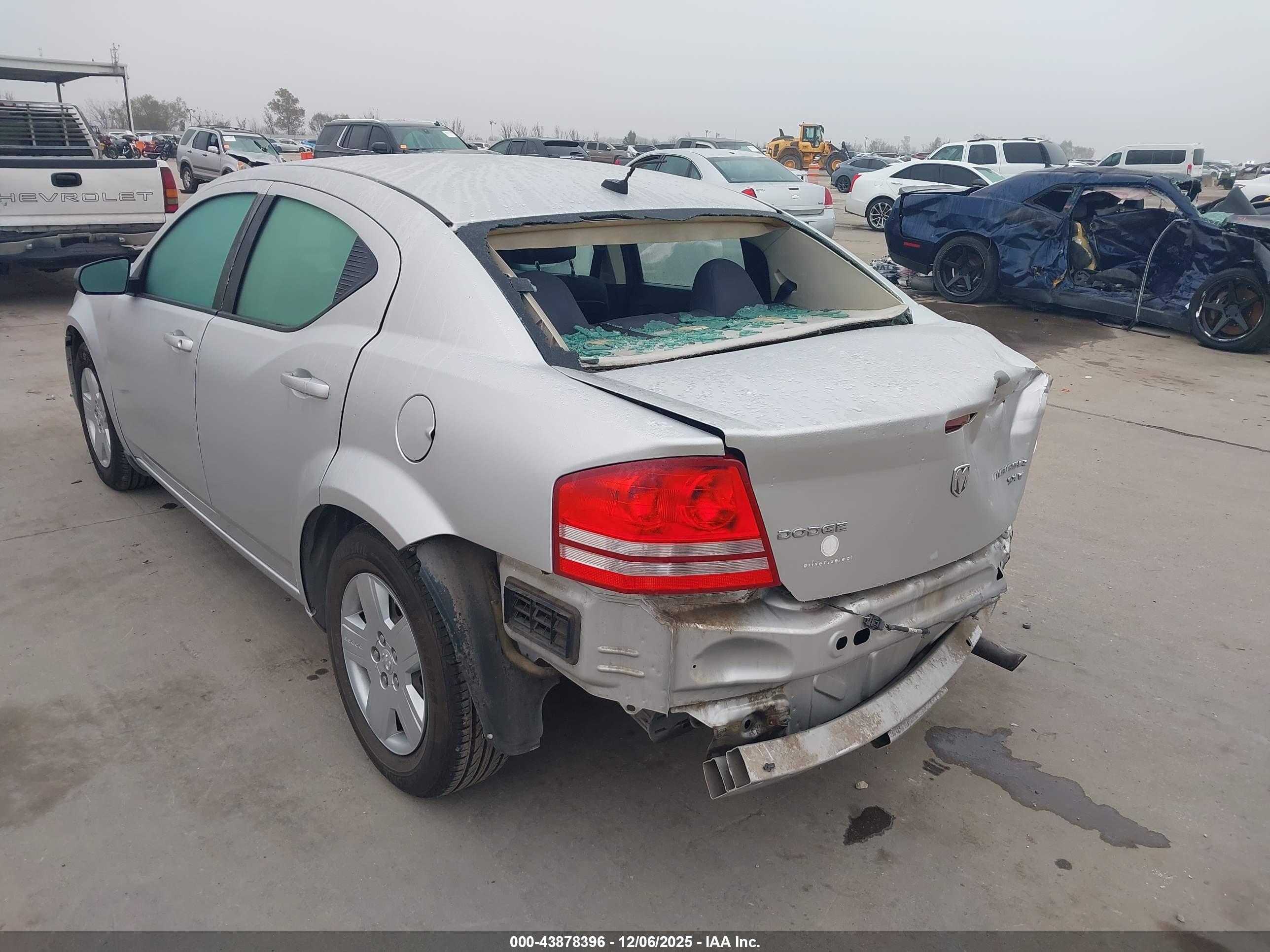 DODGE AVENGER image 3