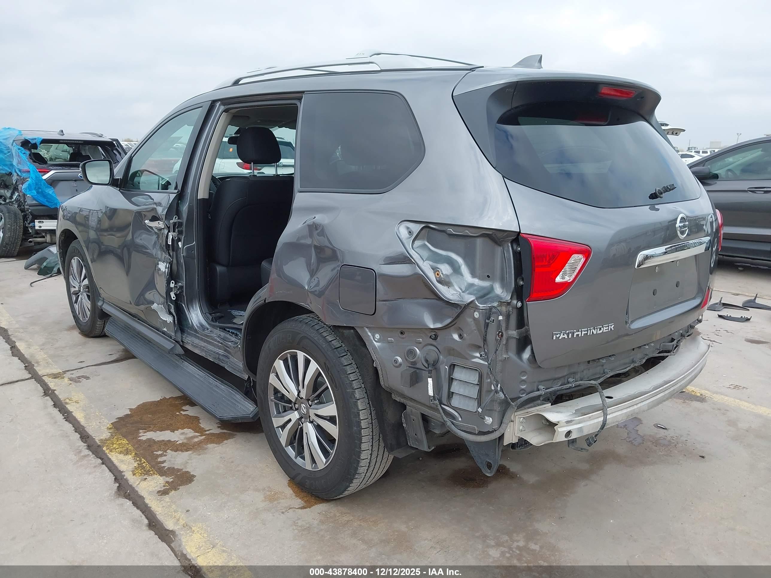 NISSAN PATHFINDER image 3