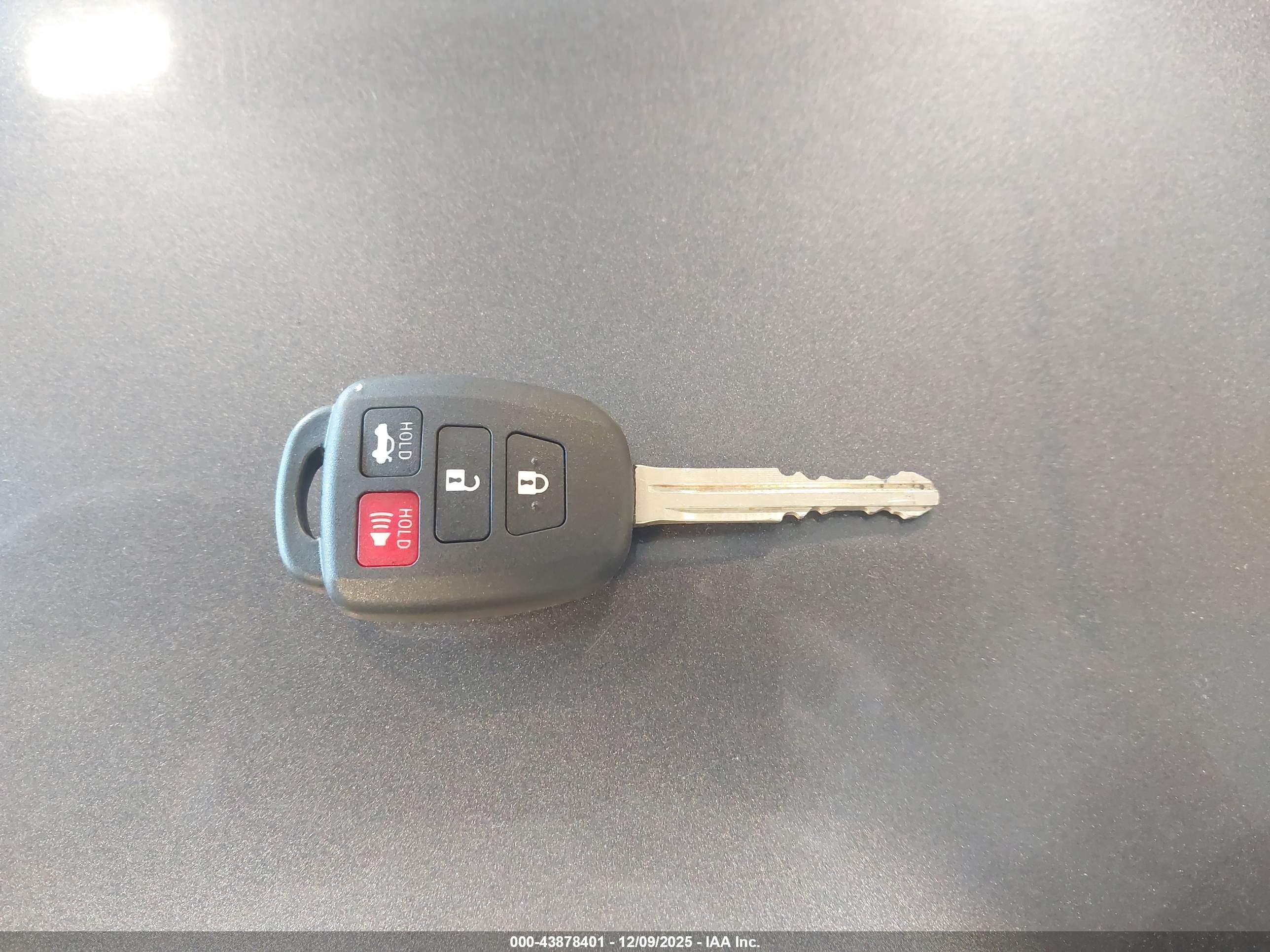 TOYOTA CAMRY image 11