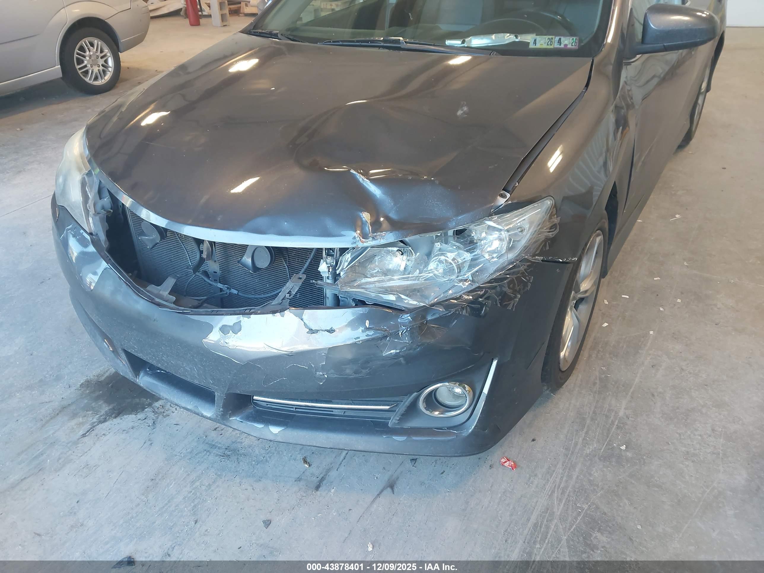 TOYOTA CAMRY image 6