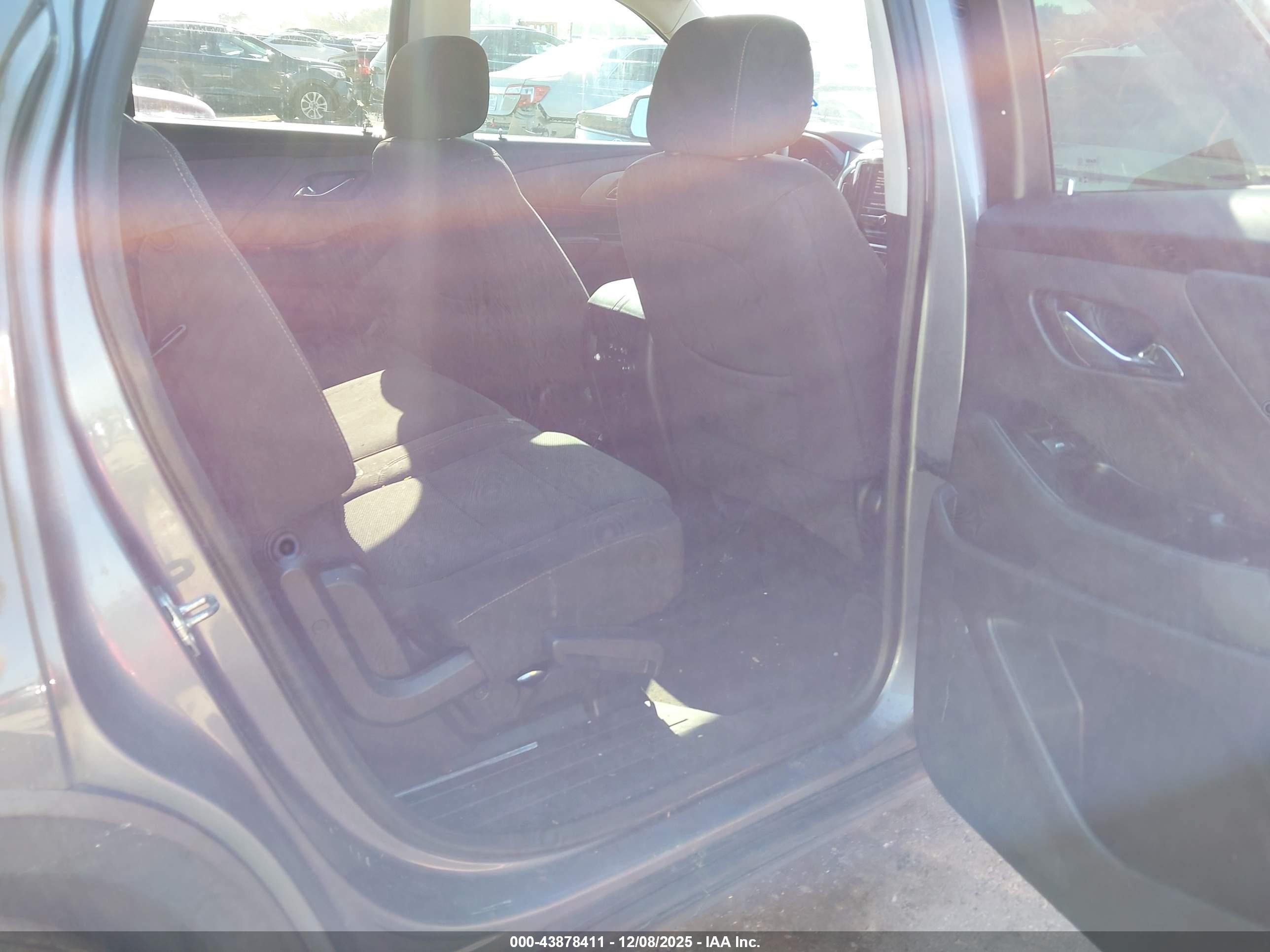 CHEVROLET TRAVERSE image 8