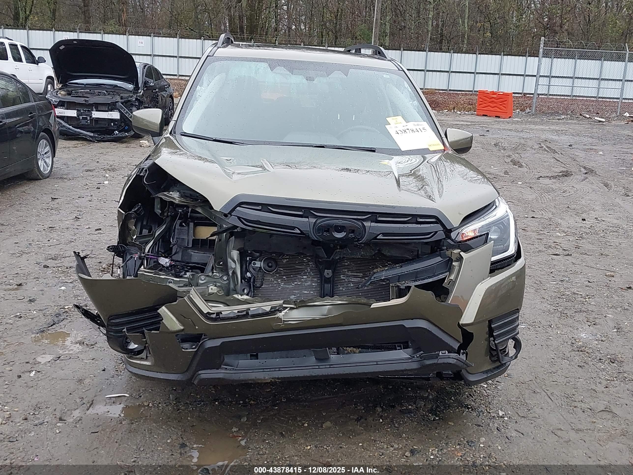 SUBARU FORESTER image 6
