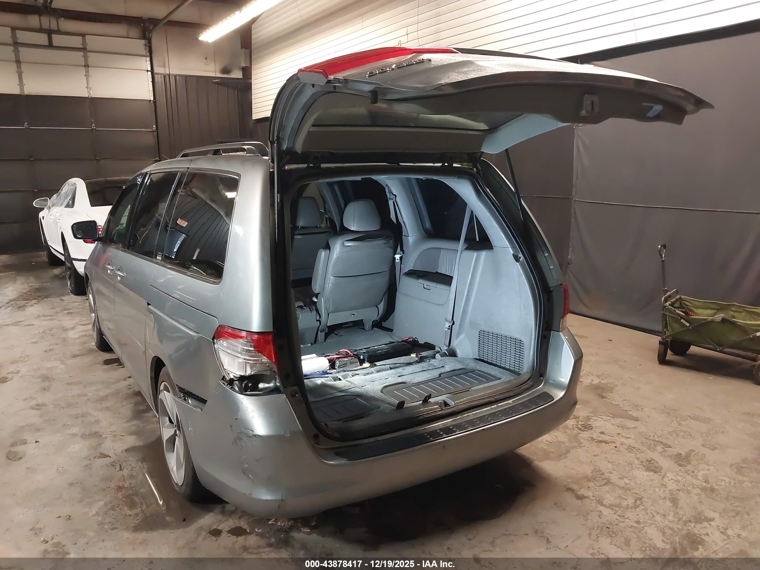 HONDA ODYSSEY image 3