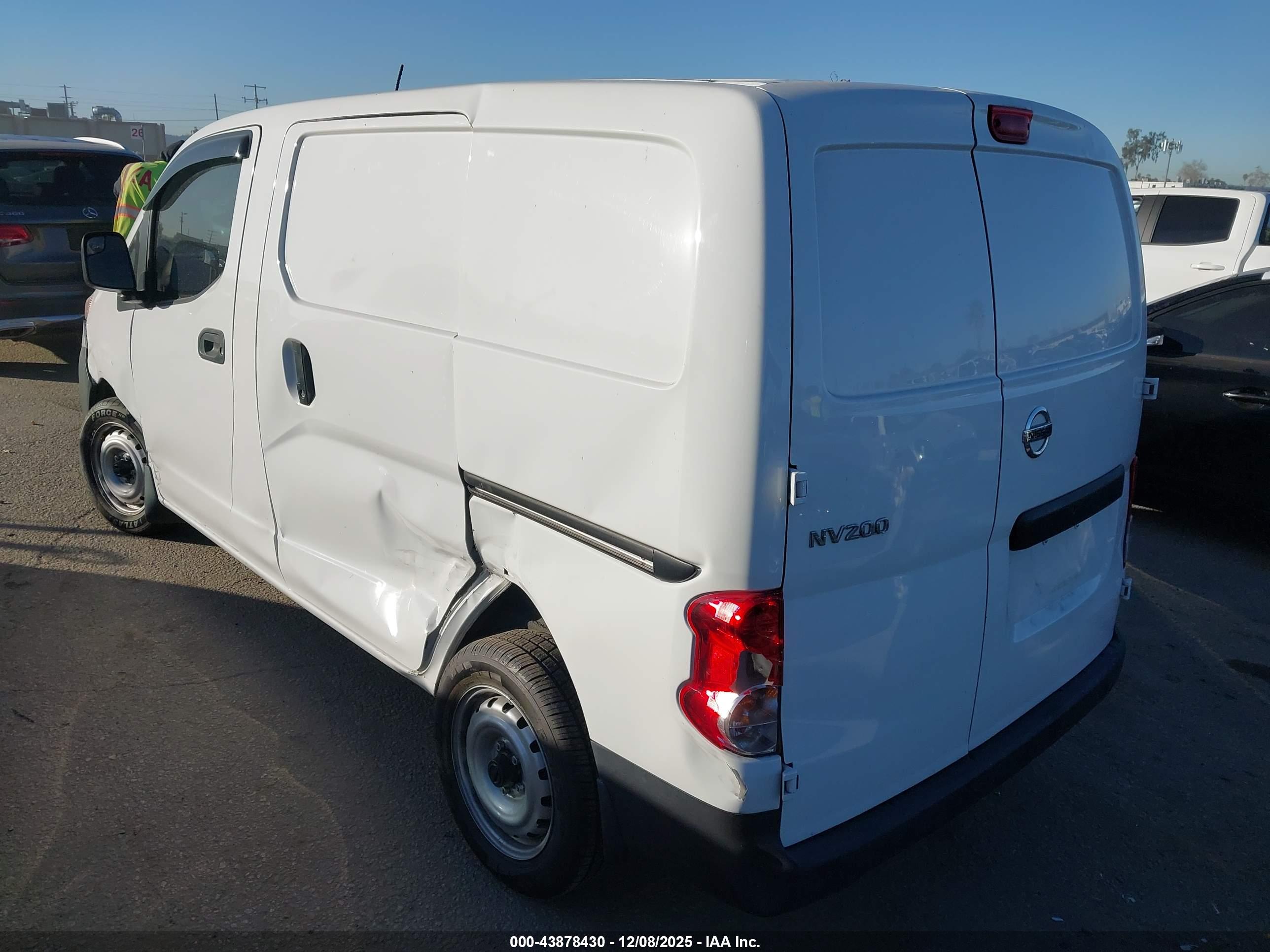 NISSAN NV200 image 3