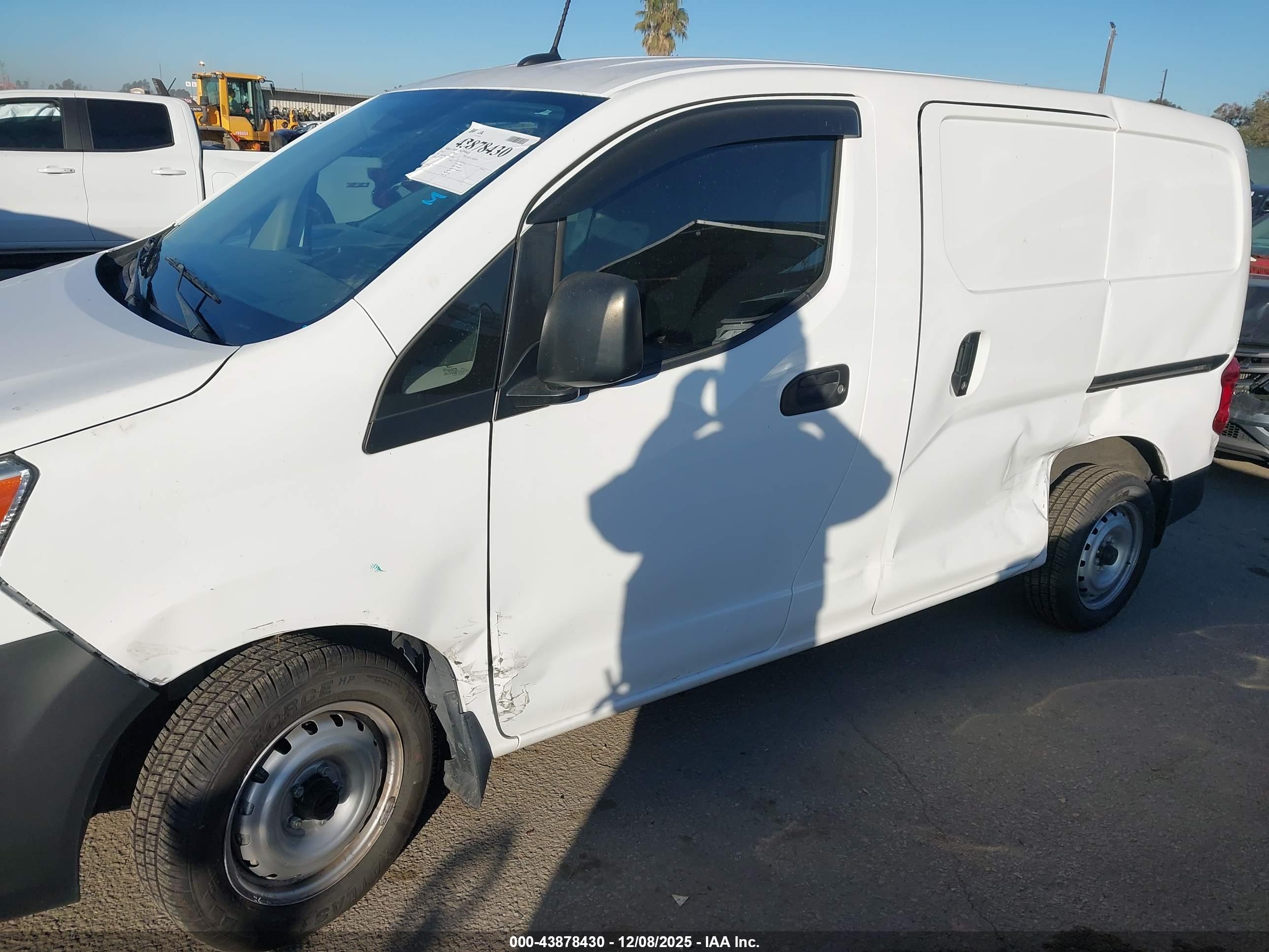 NISSAN NV200 image 6