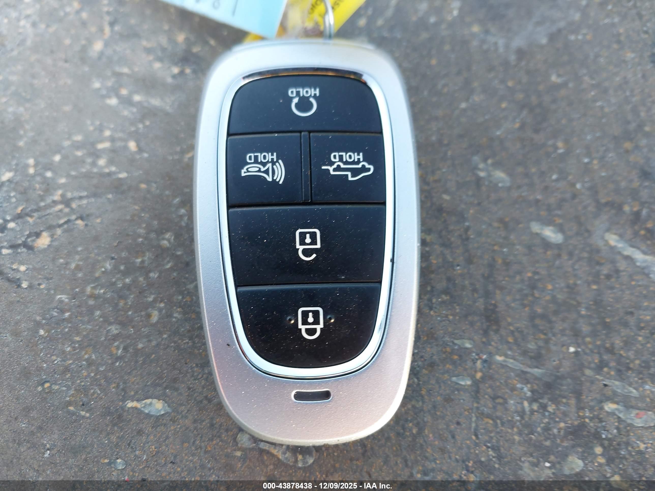 HYUNDAI SANTA image 11