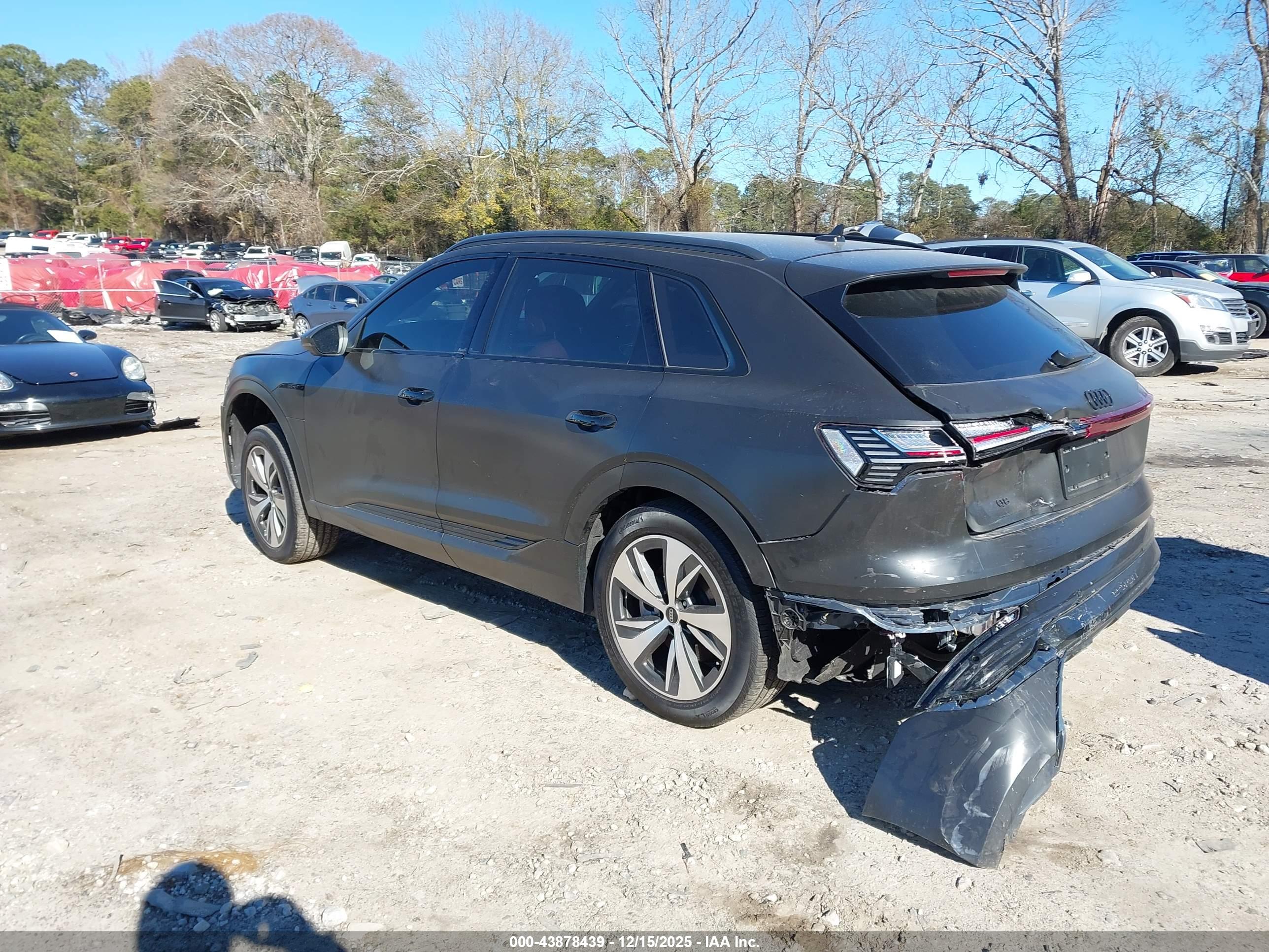 AUDI Q8 image 3
