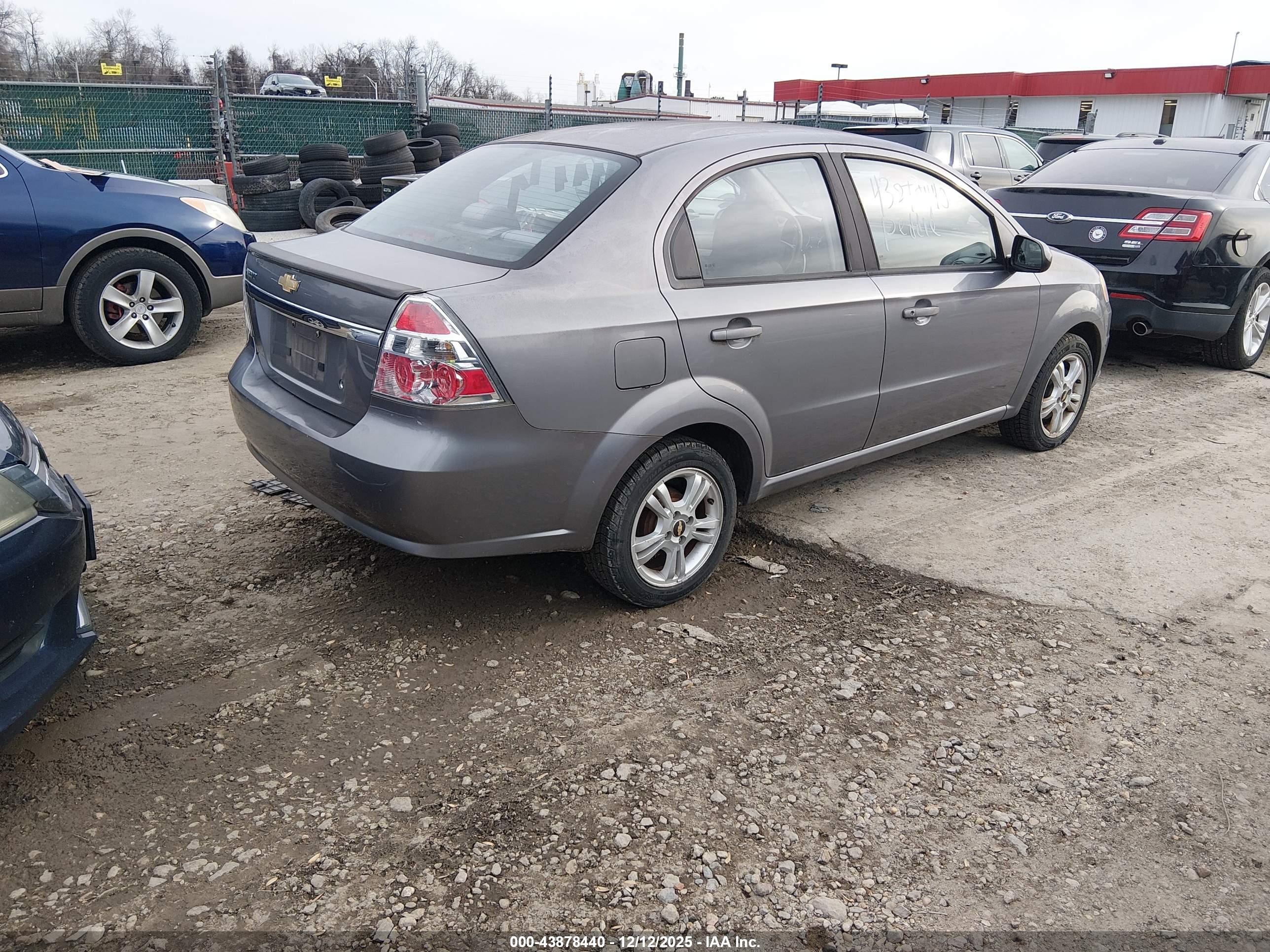 CHEVROLET AVEO image 4