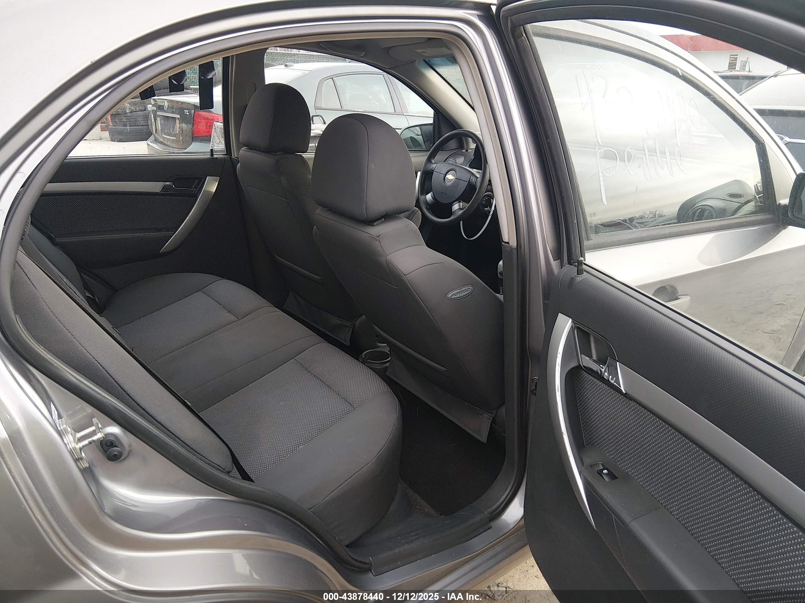 CHEVROLET AVEO image 8