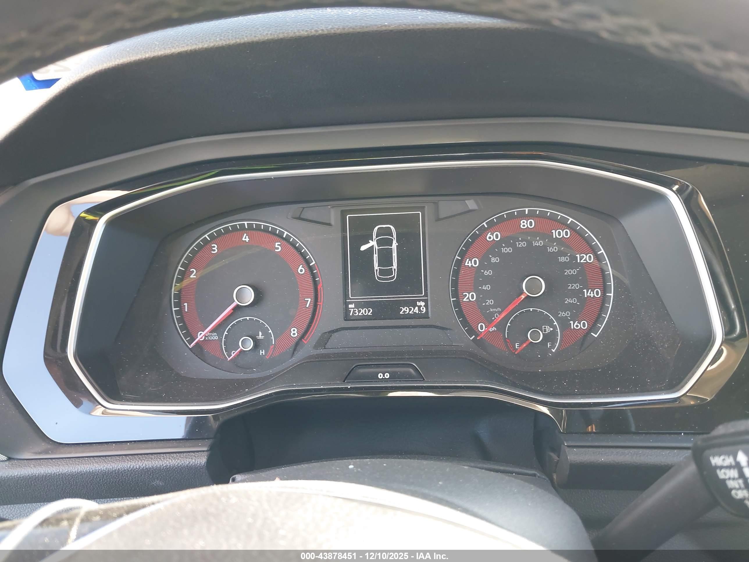 VOLKSWAGEN JETTA image 7