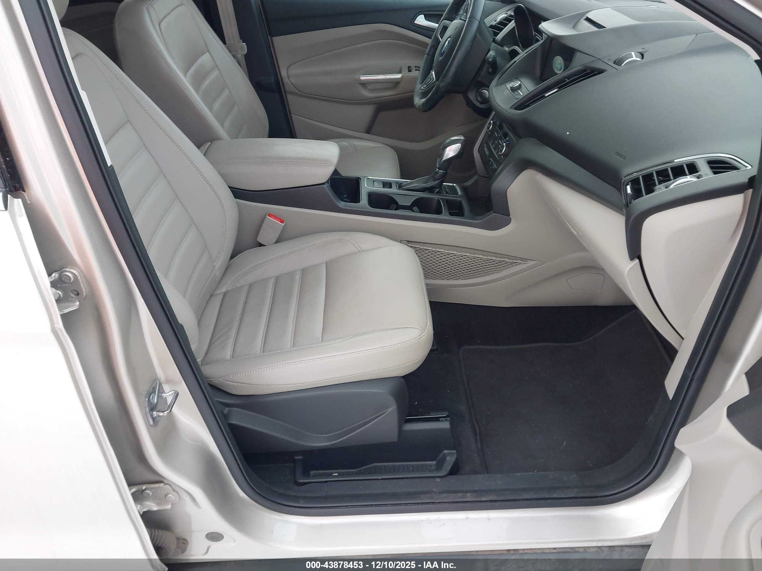 FORD ESCAPE image 5