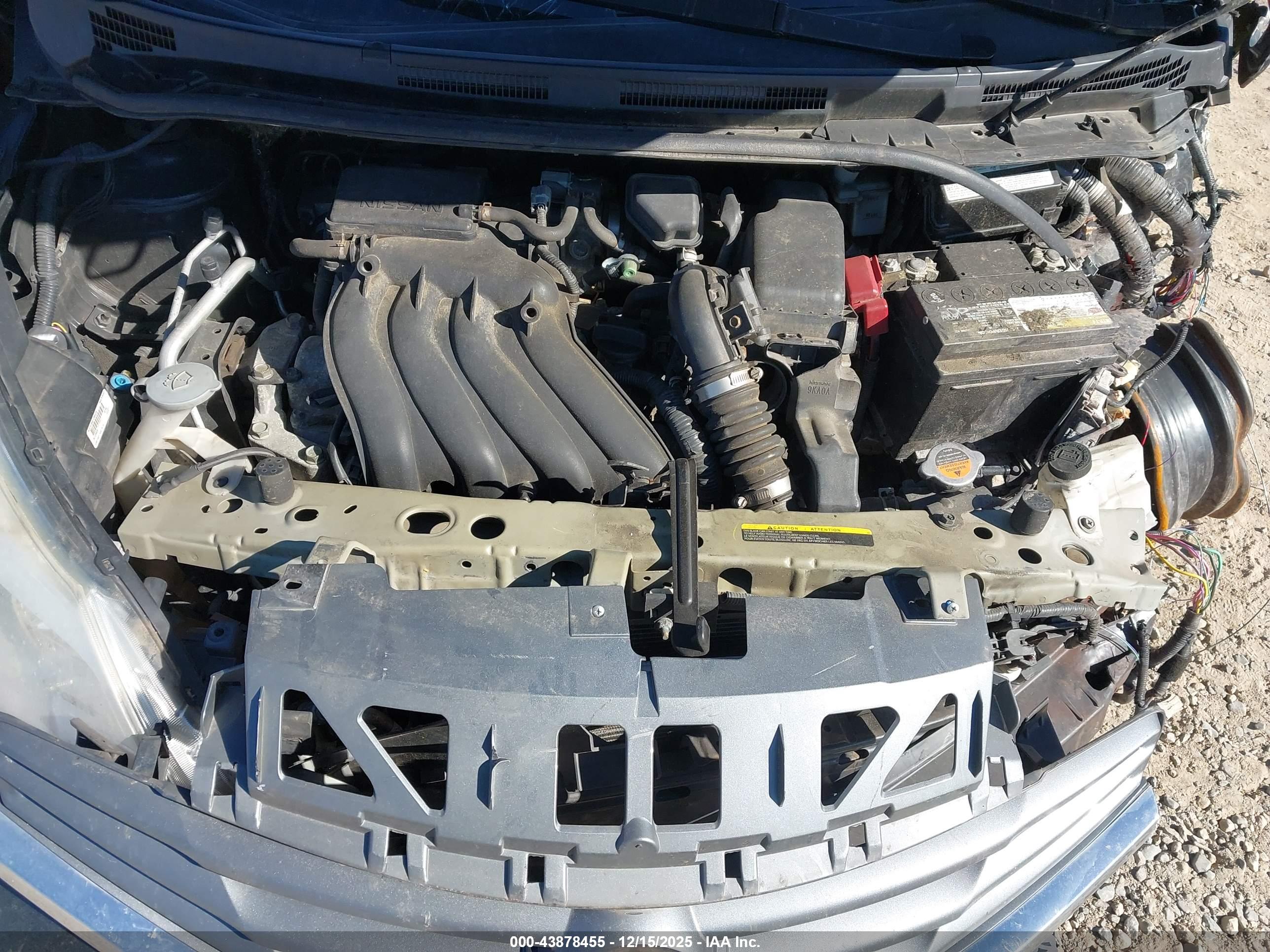 NISSAN VERSA image 10