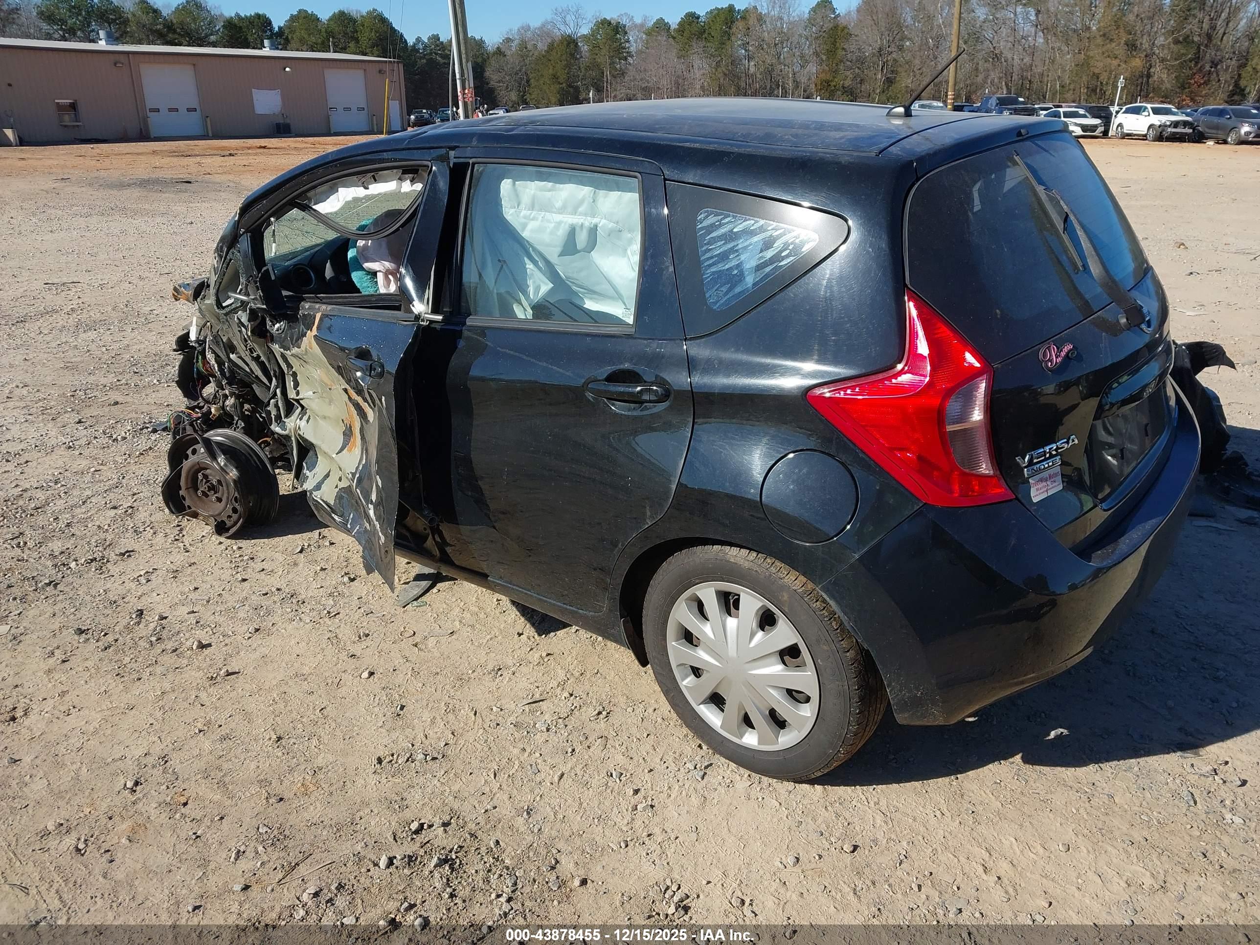 NISSAN VERSA image 3