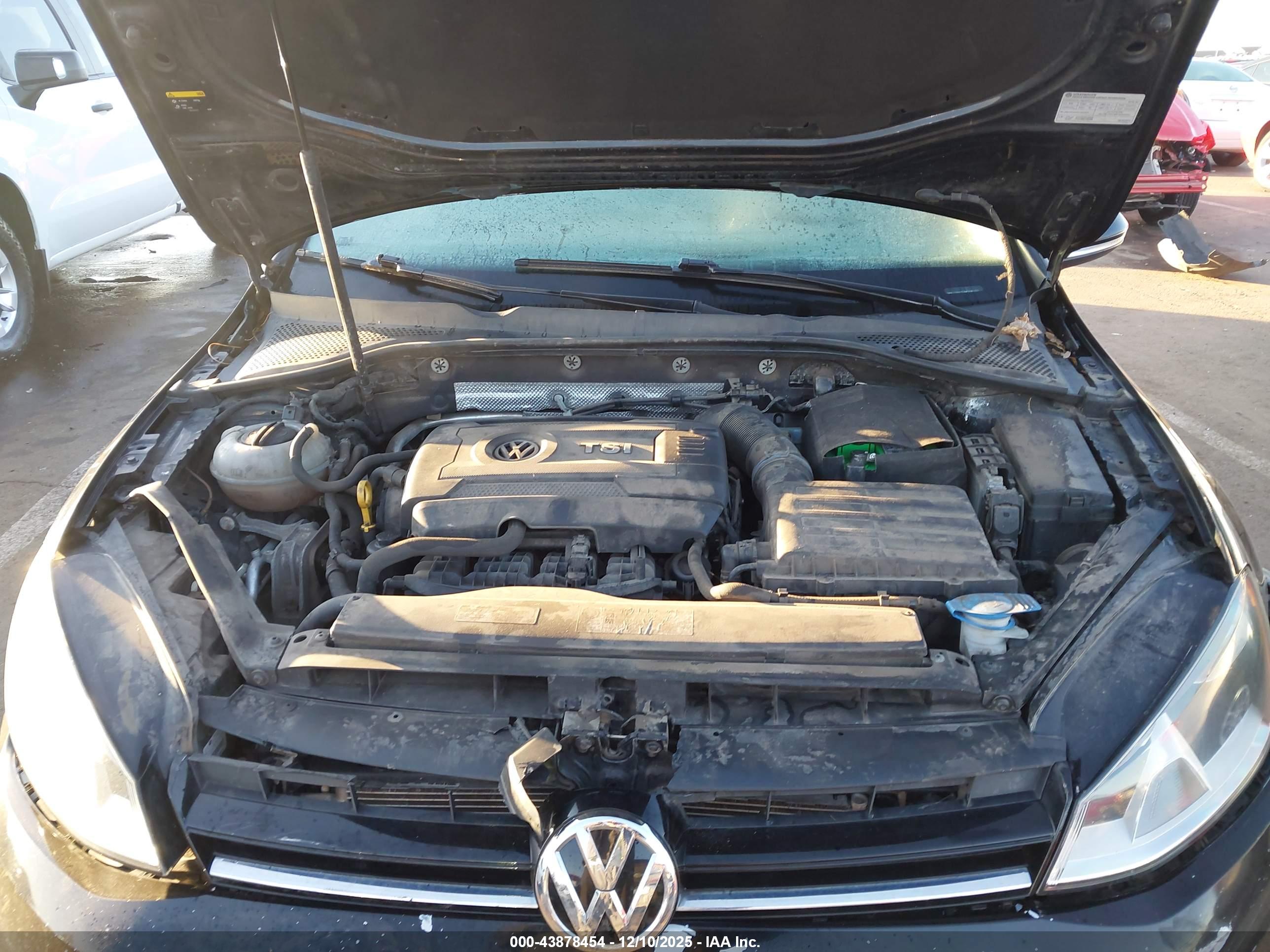 VOLKSWAGEN GOLF image 10