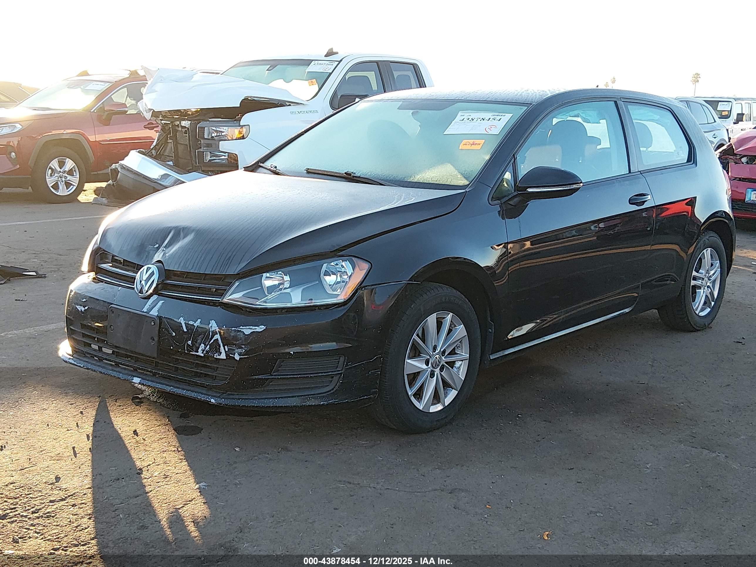 VOLKSWAGEN GOLF image 2