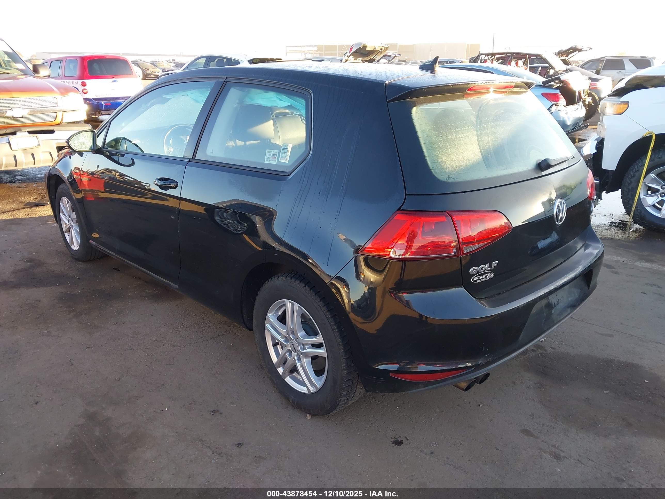 VOLKSWAGEN GOLF image 3