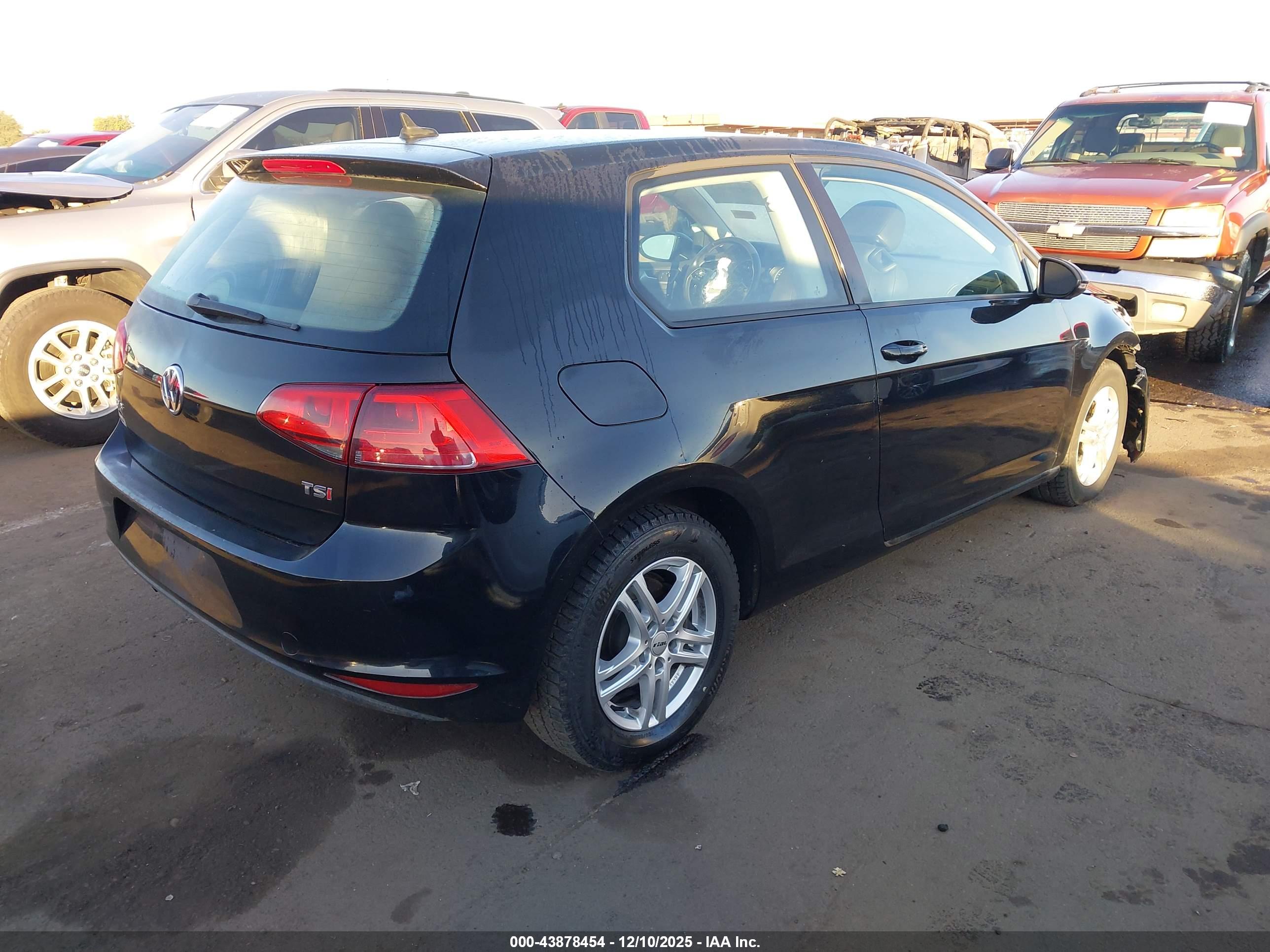 VOLKSWAGEN GOLF image 4