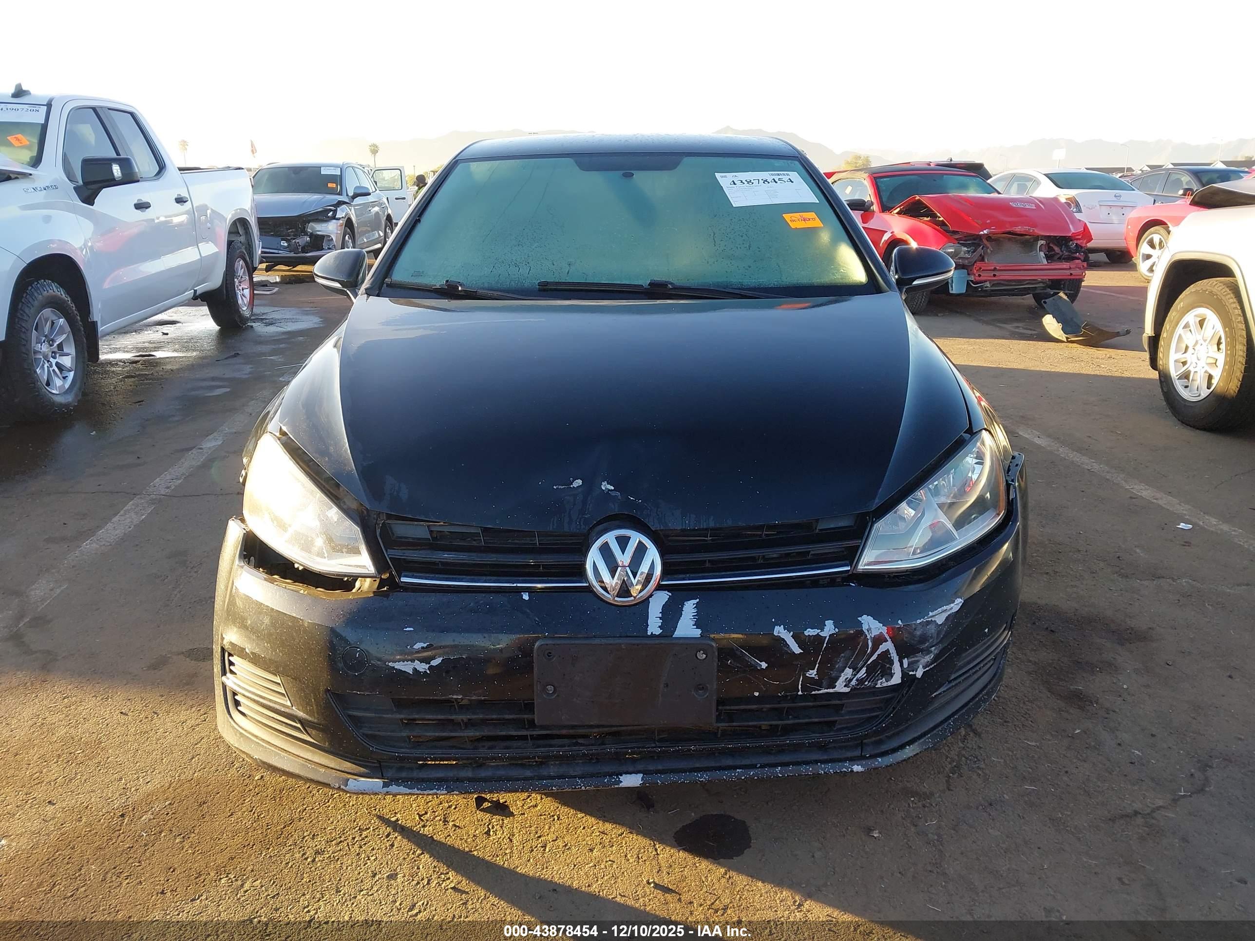 VOLKSWAGEN GOLF image 6
