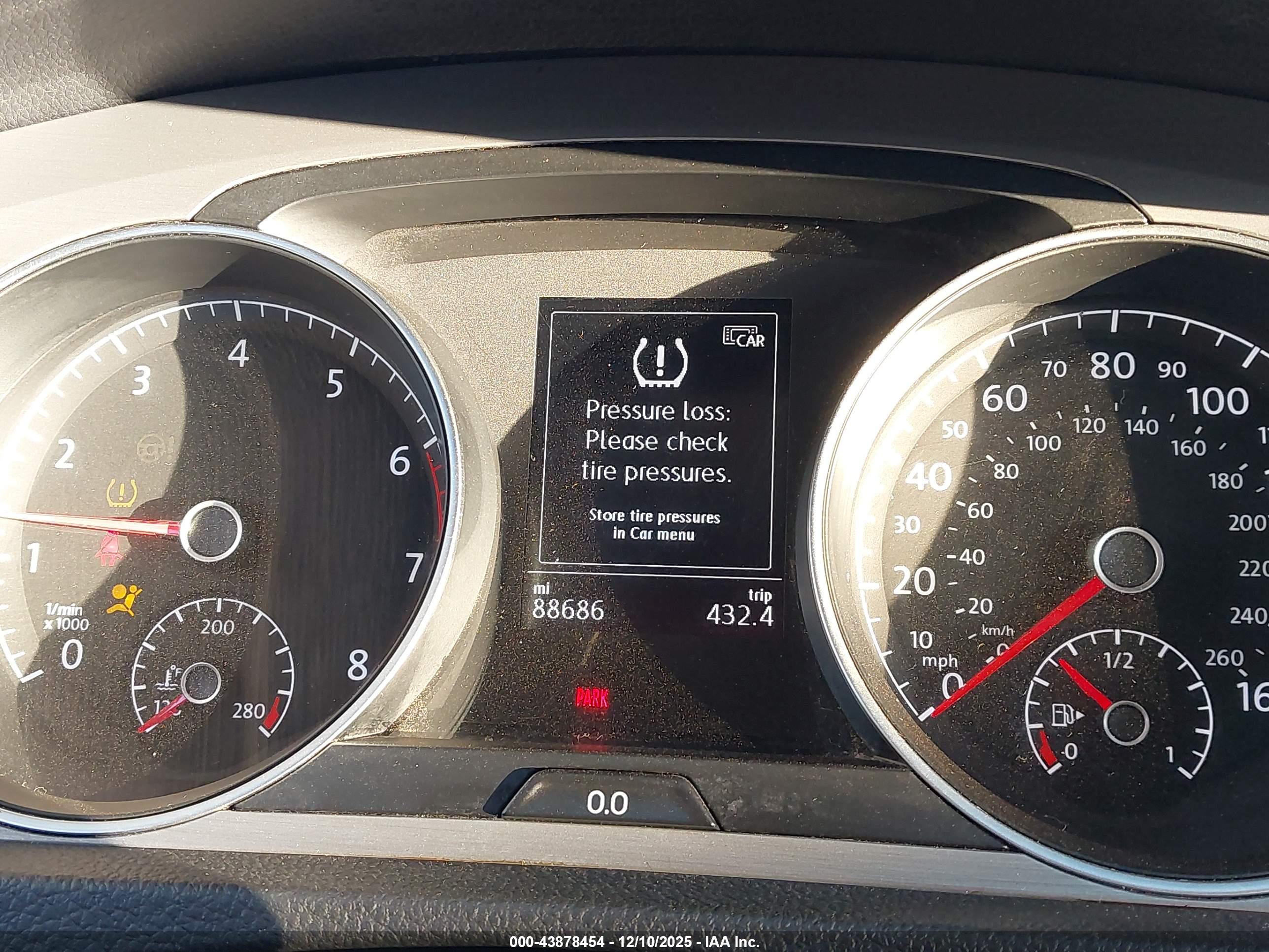 VOLKSWAGEN GOLF image 7