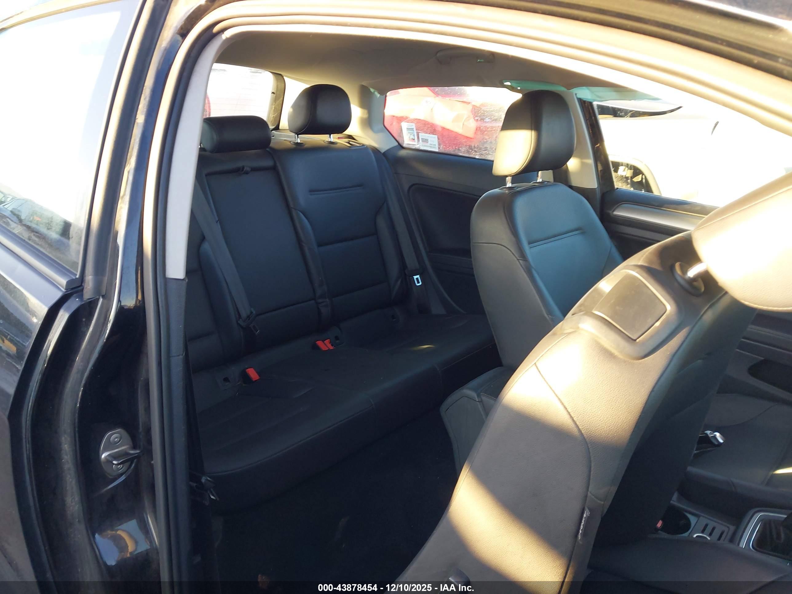 VOLKSWAGEN GOLF image 8