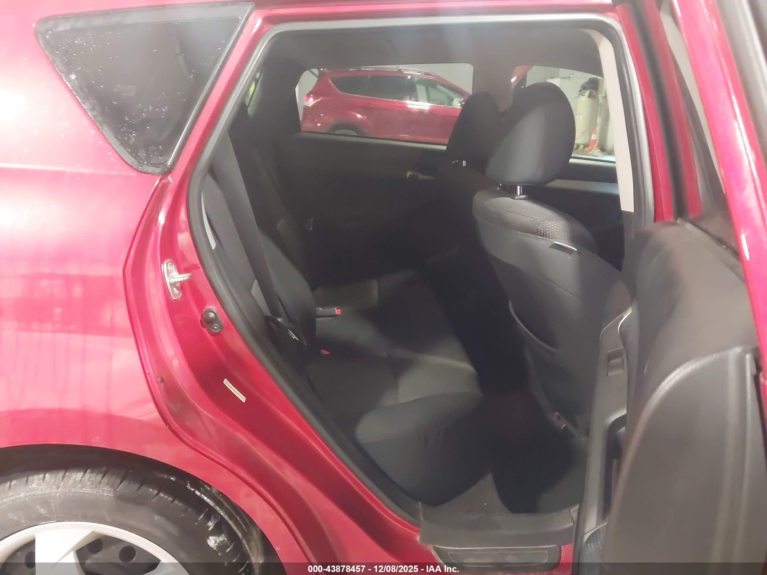 PONTIAC VIBE image 8