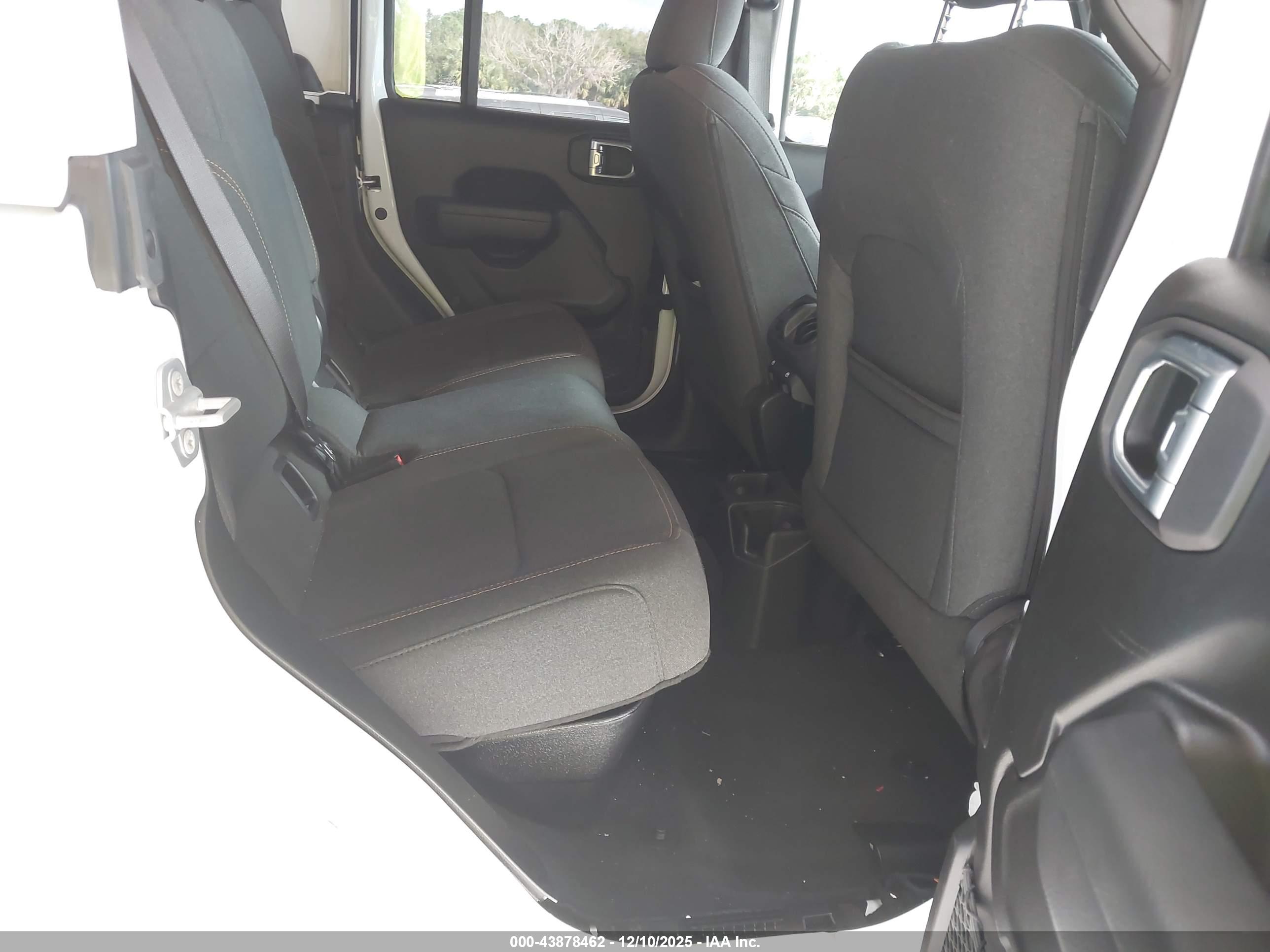JEEP GLADIATOR image 8