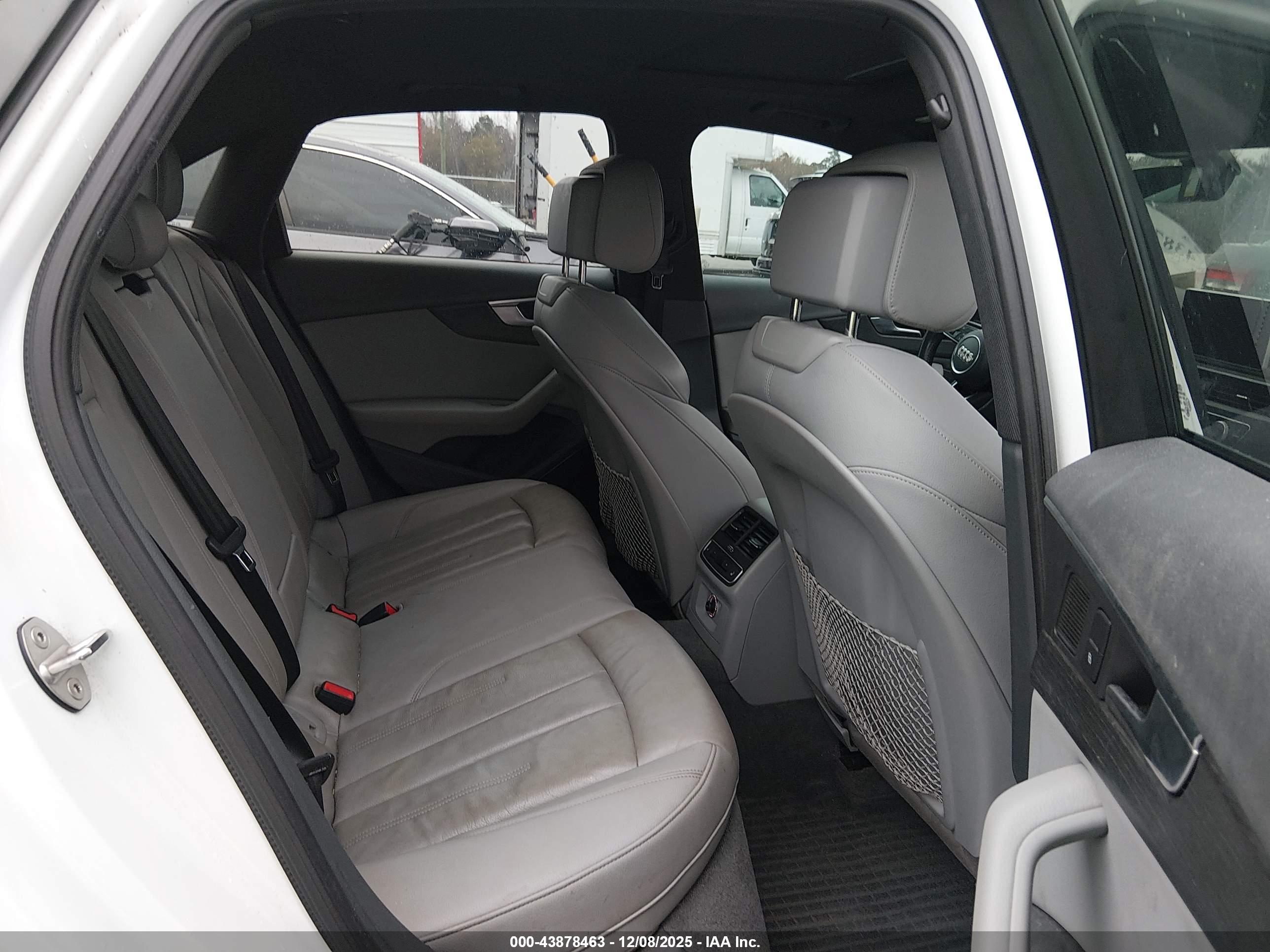 AUDI A4 image 8