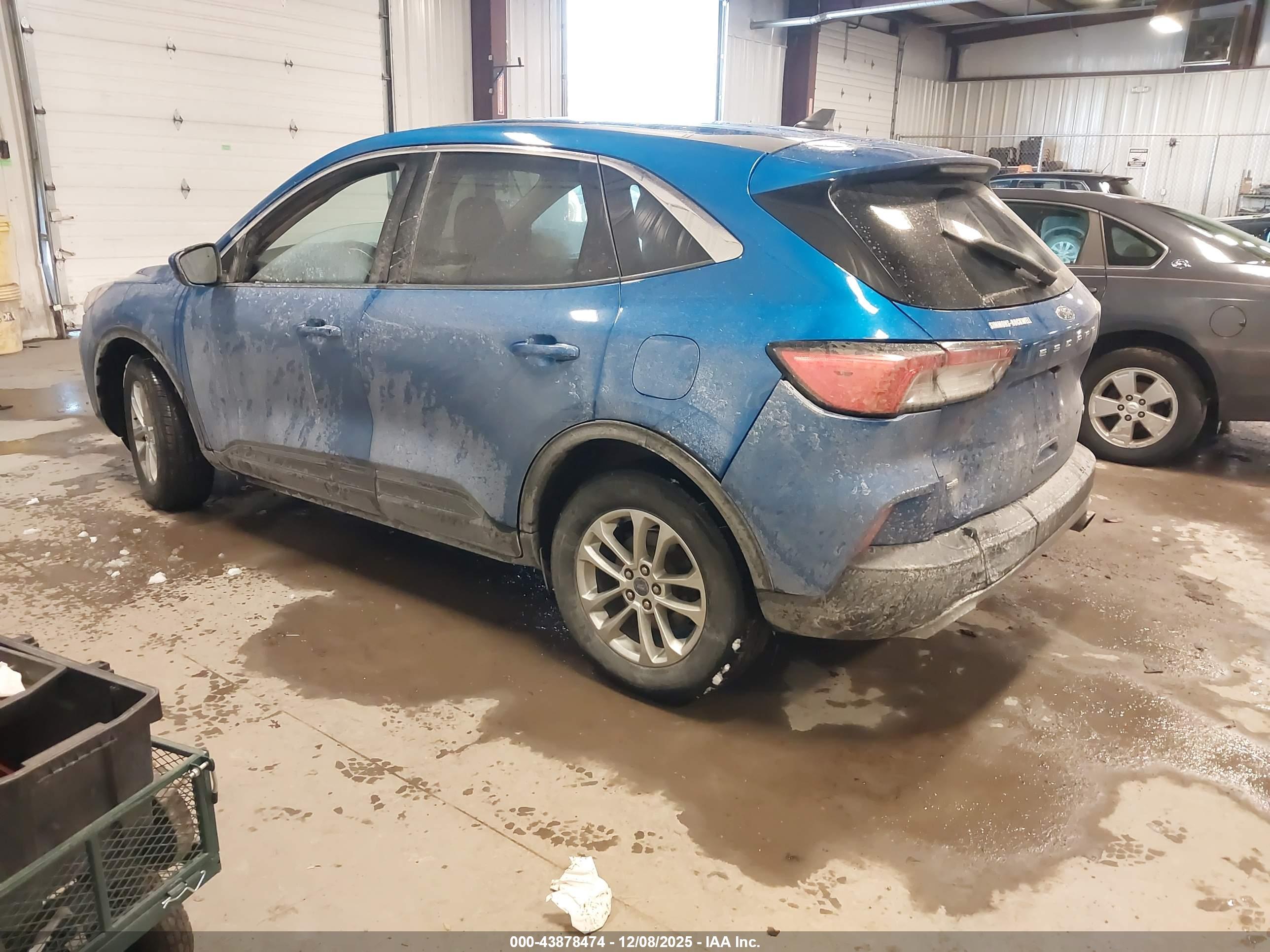FORD ESCAPE image 3