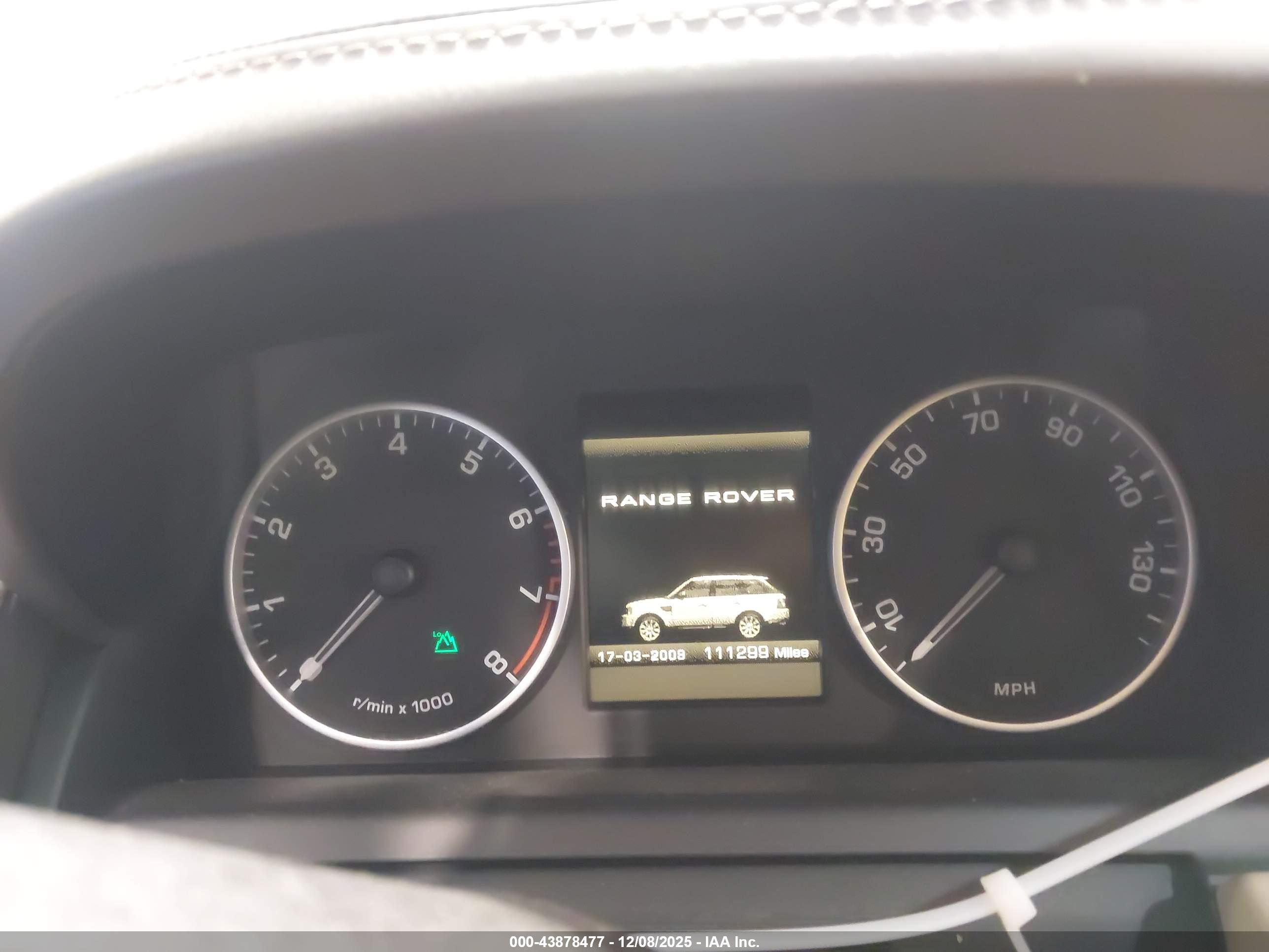 LAND ROVER image 7
