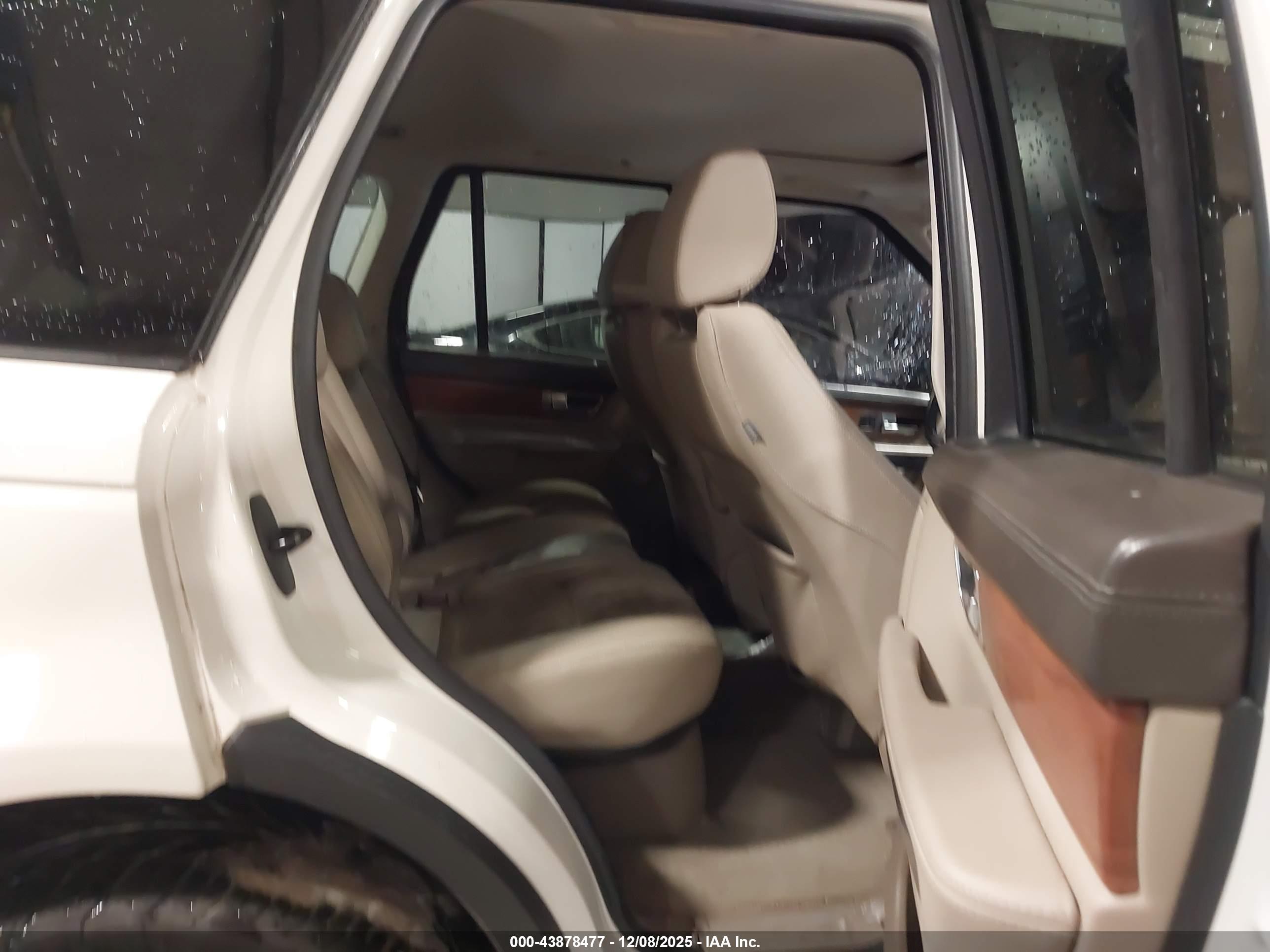 LAND ROVER image 8
