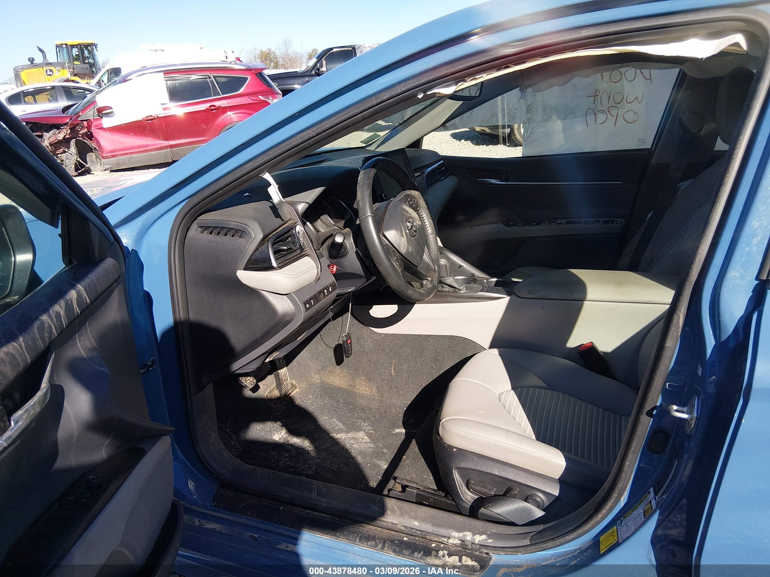 TOYOTA CAMRY image 5