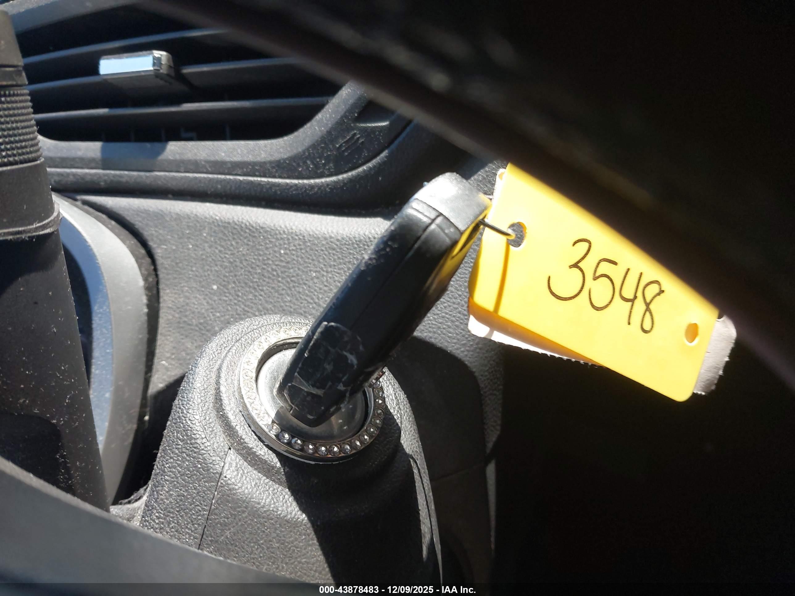 CHEVROLET EQUINOX image 11