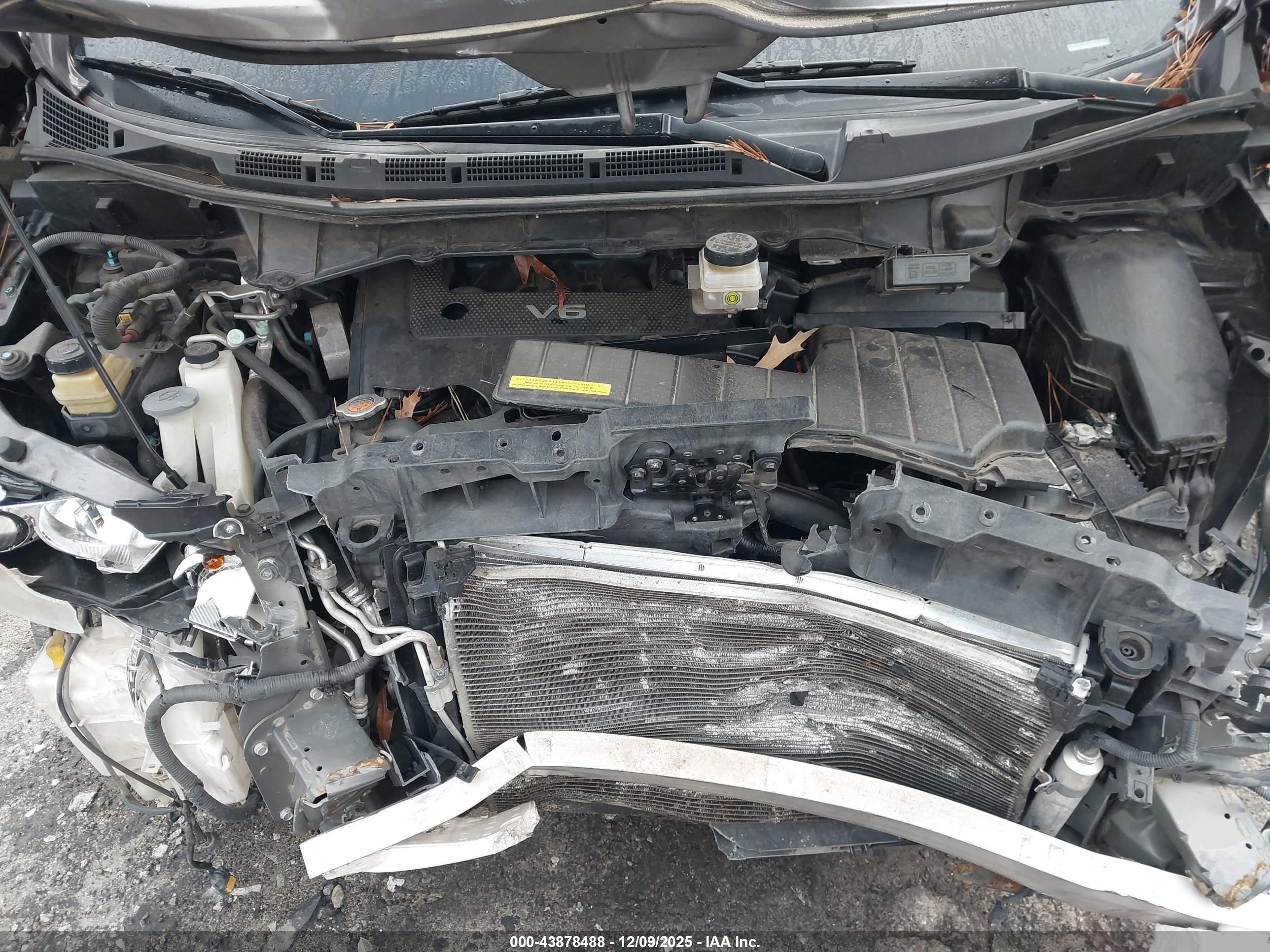 NISSAN QUEST image 10