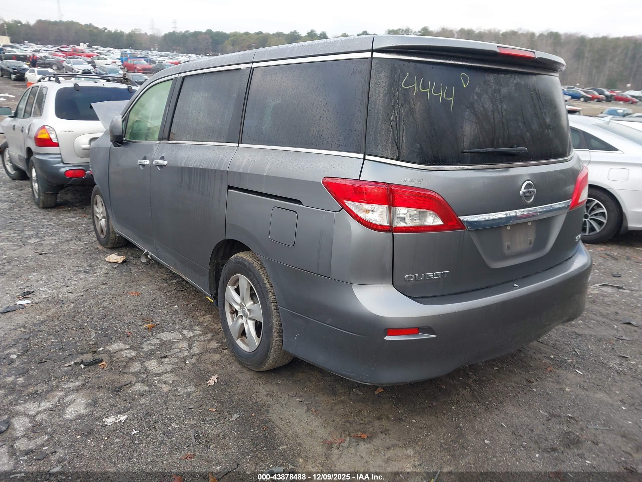 NISSAN QUEST image 3