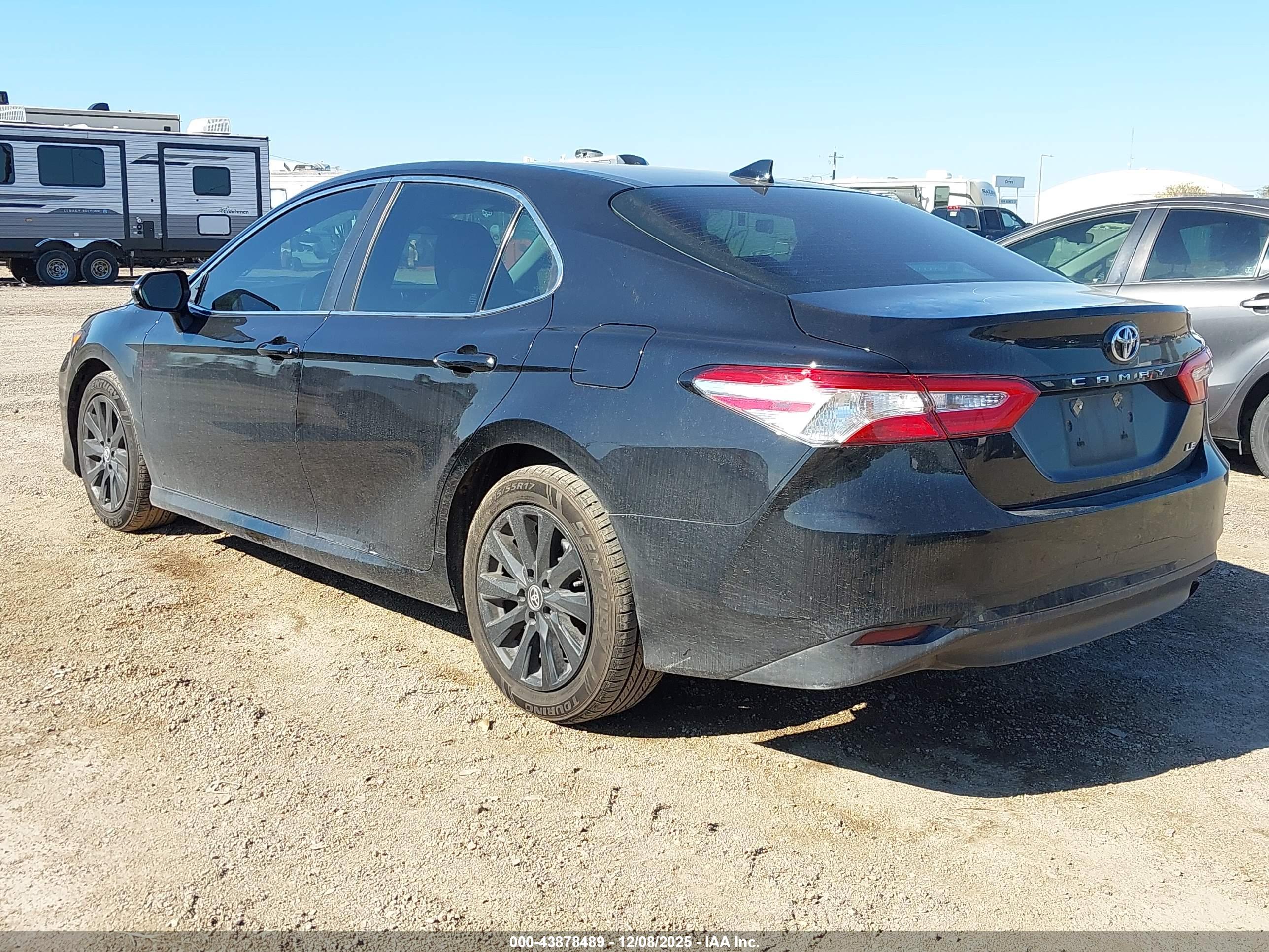 TOYOTA CAMRY image 3