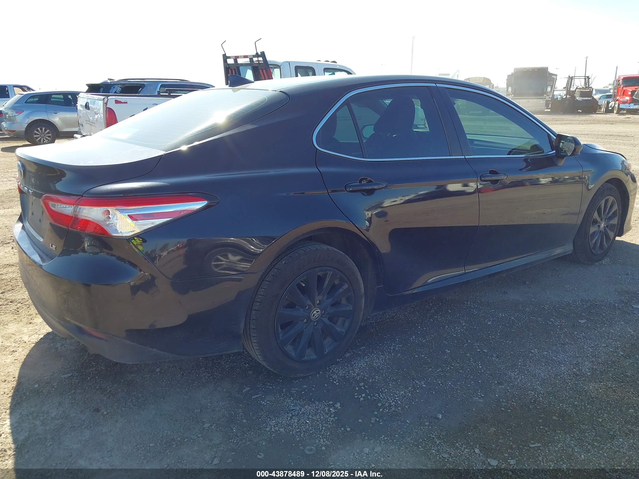 TOYOTA CAMRY image 4