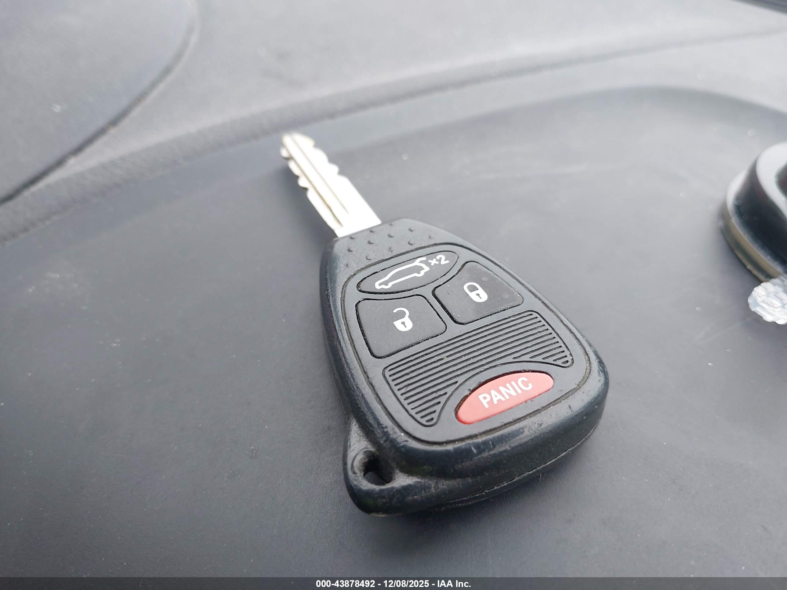 DODGE AVENGER image 11
