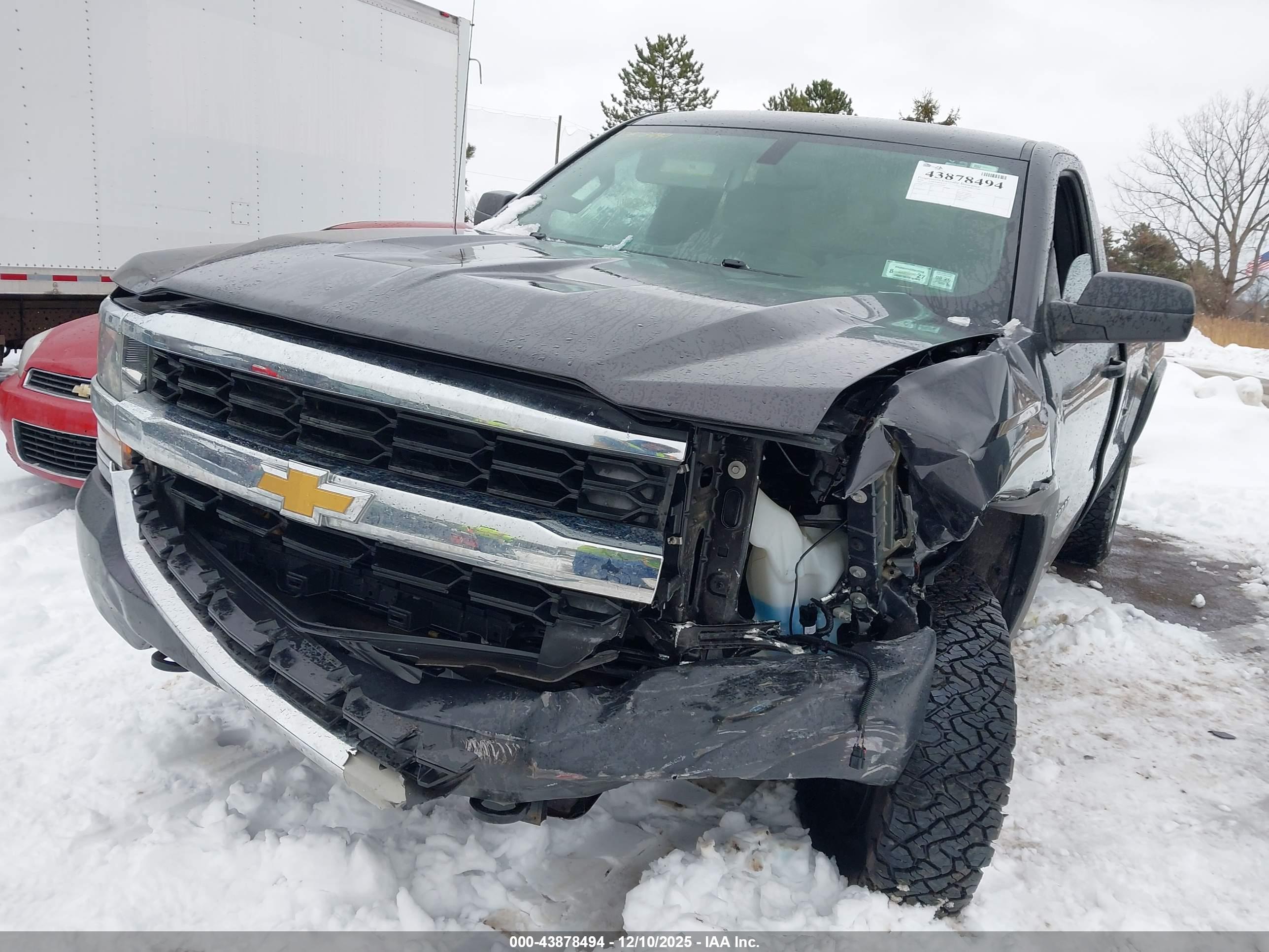 CHEVROLET SILVERADO image 6