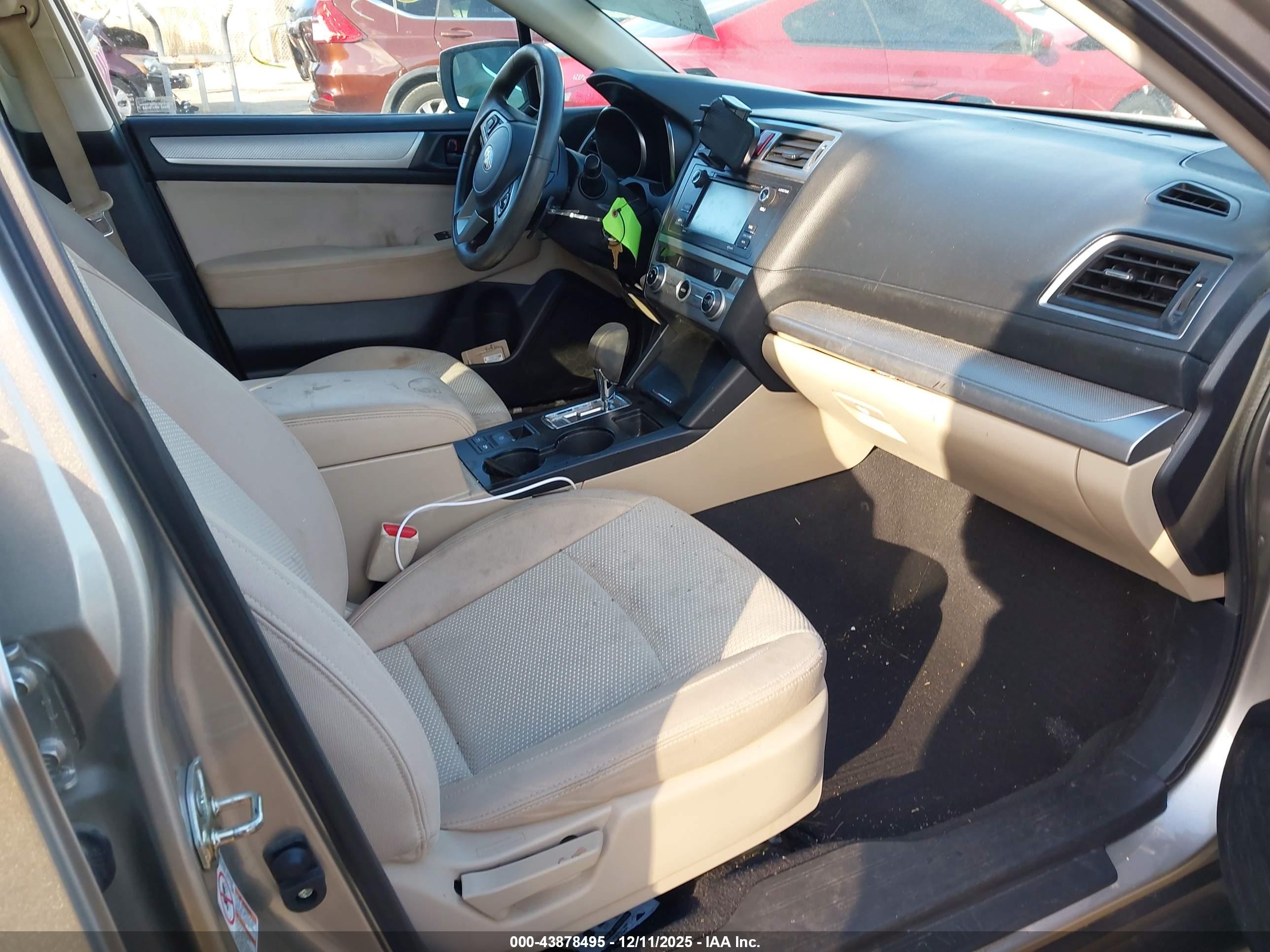 SUBARU OUTBACK image 5