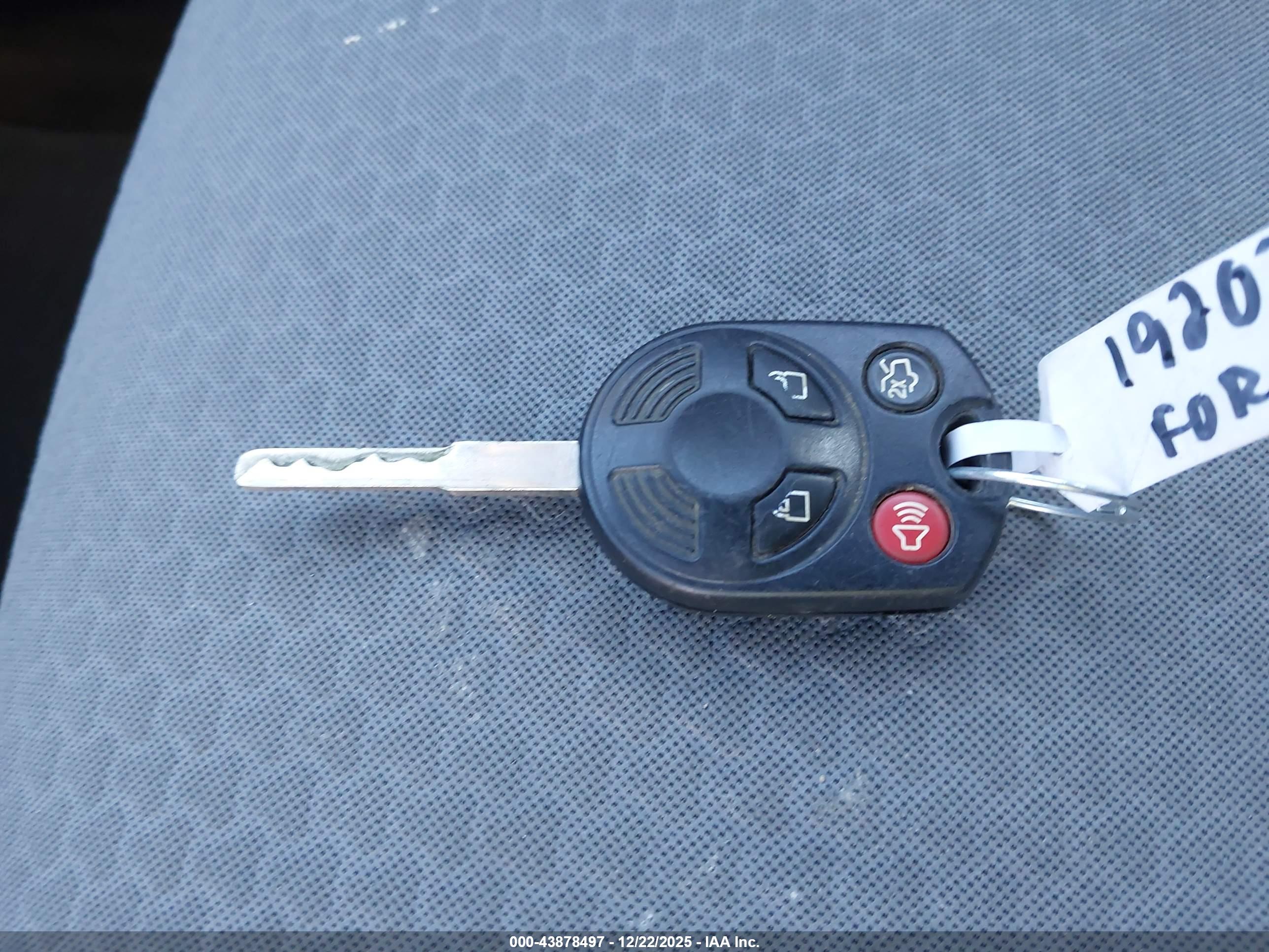 FORD C-MAX image 11