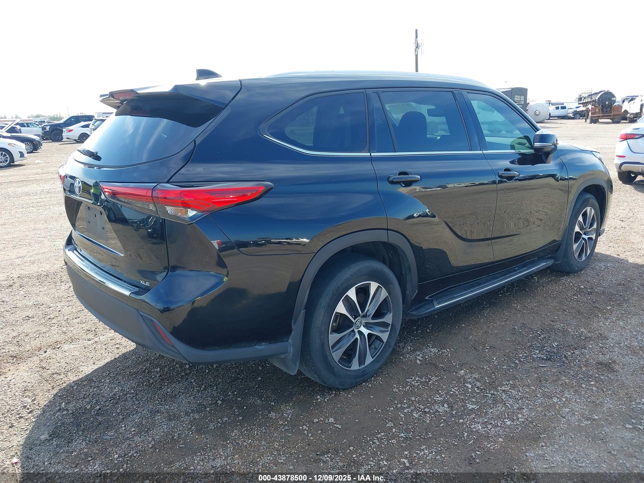 TOYOTA HIGHLANDER image 4