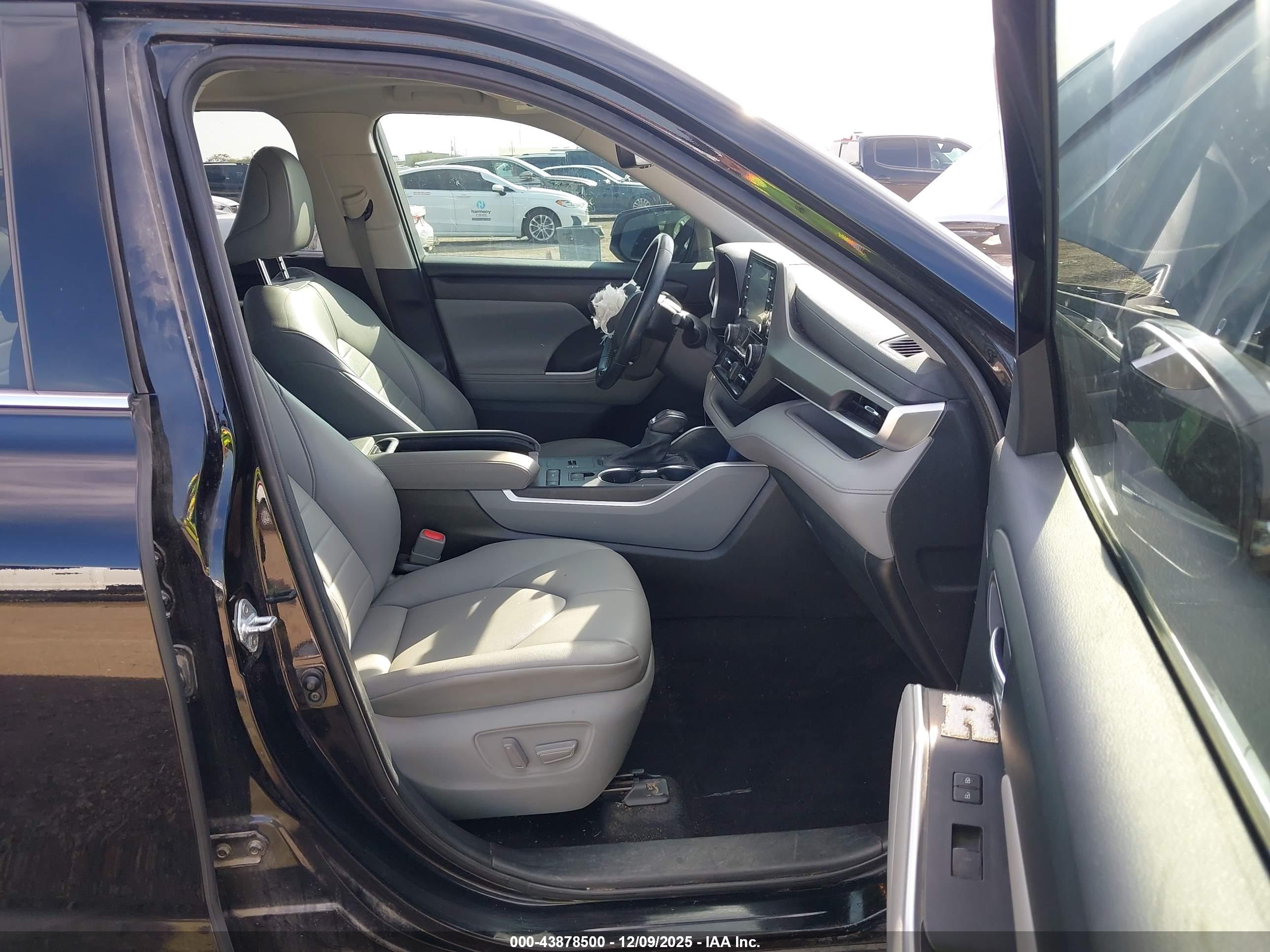TOYOTA HIGHLANDER image 5