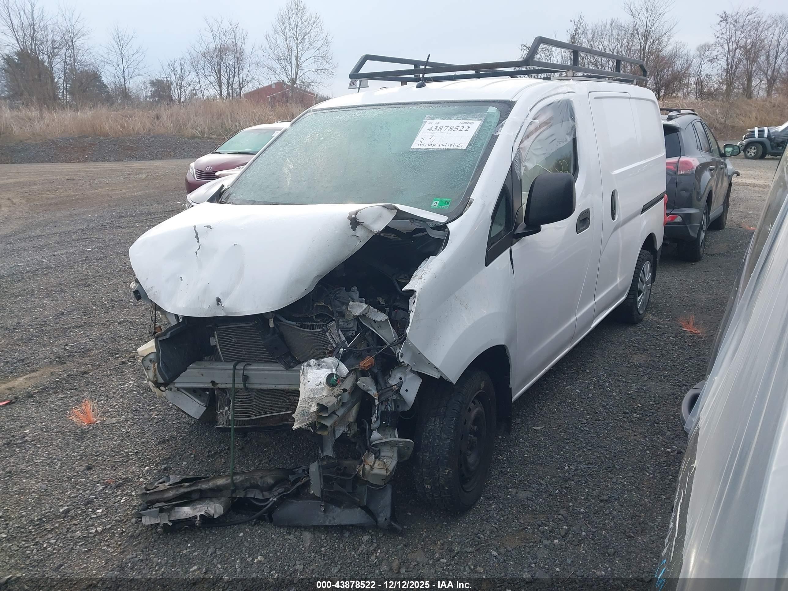 NISSAN NV200 image 2